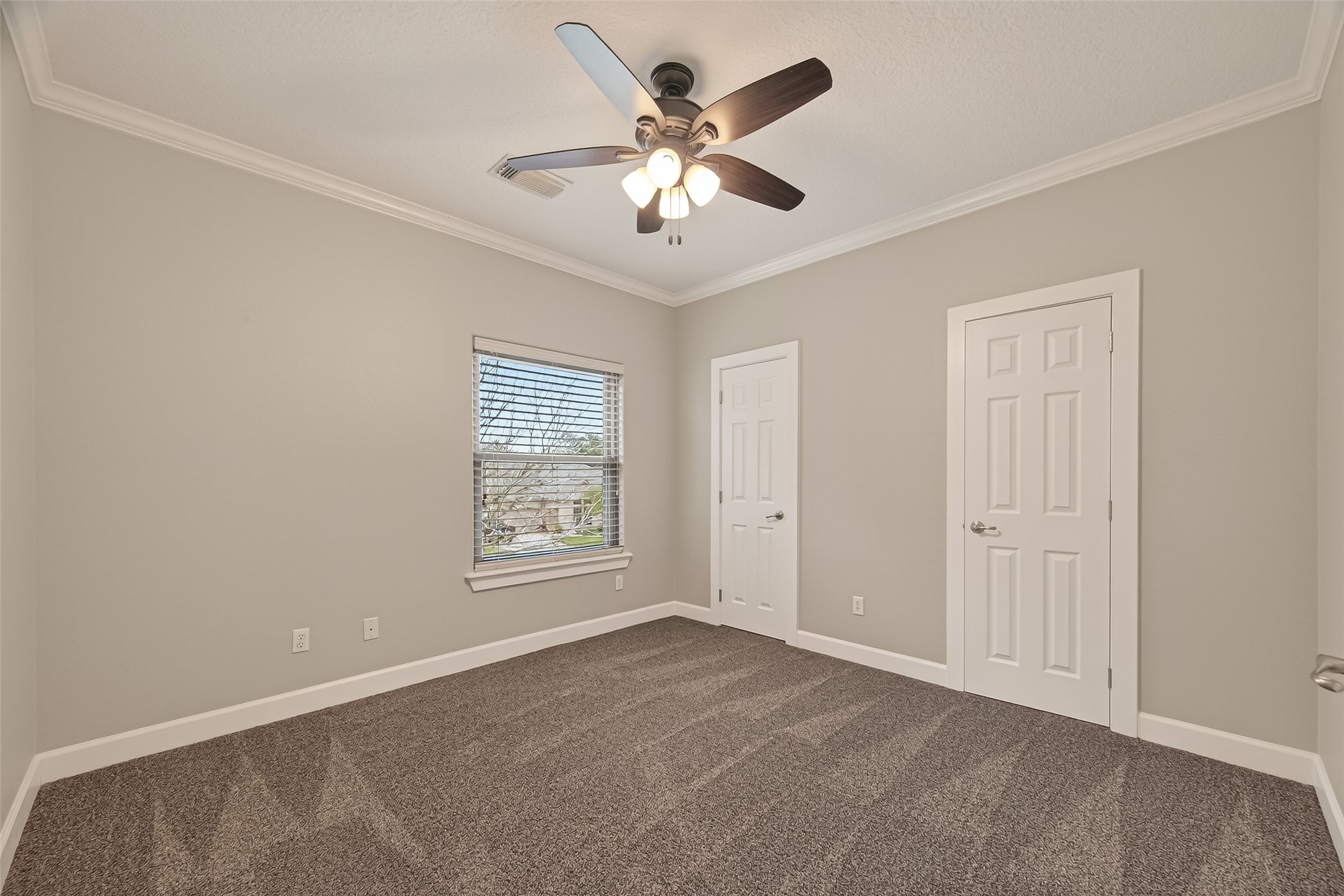 51 English Oak Court Property Photo 26