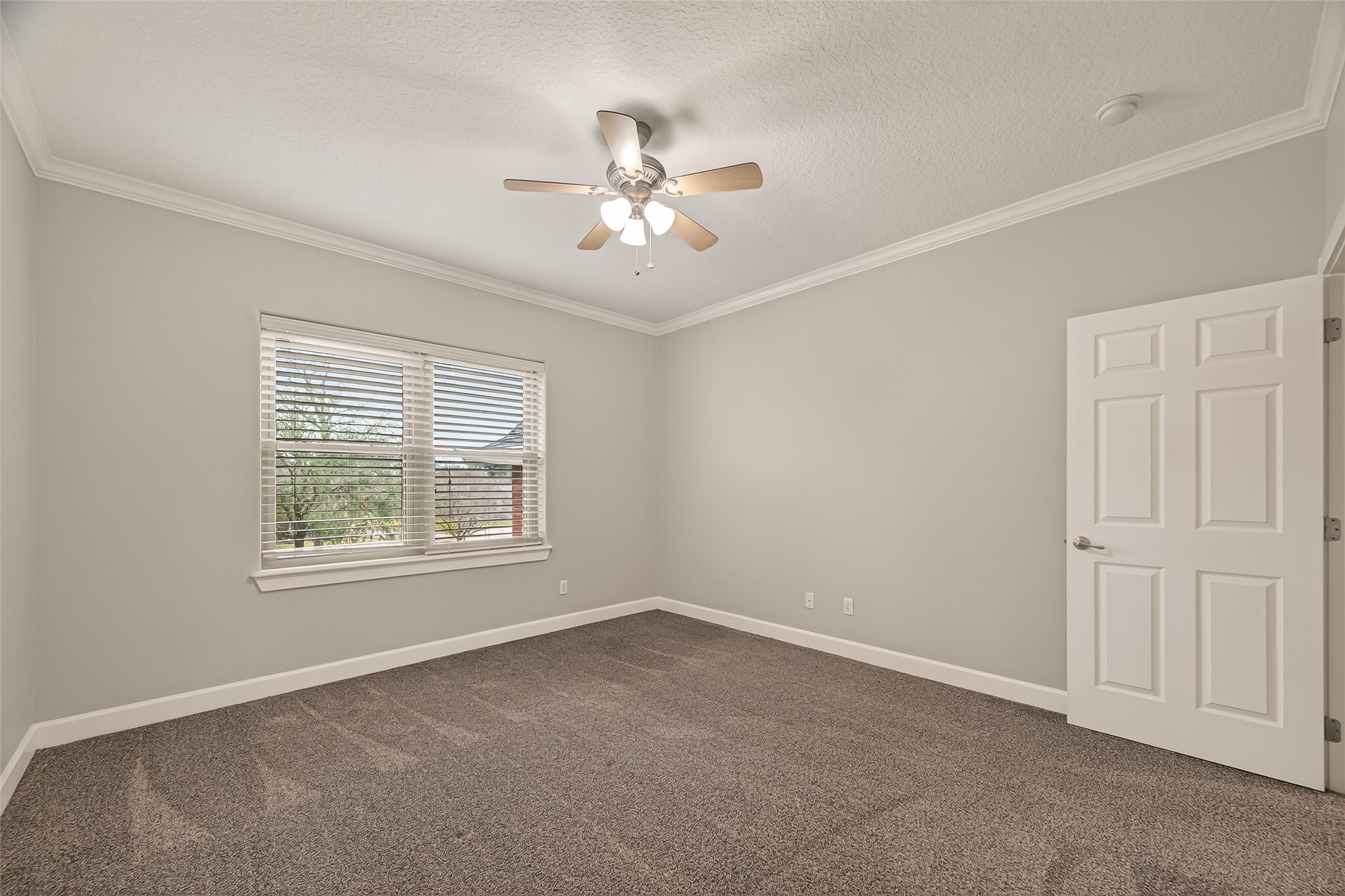 51 English Oak Court Property Photo 36