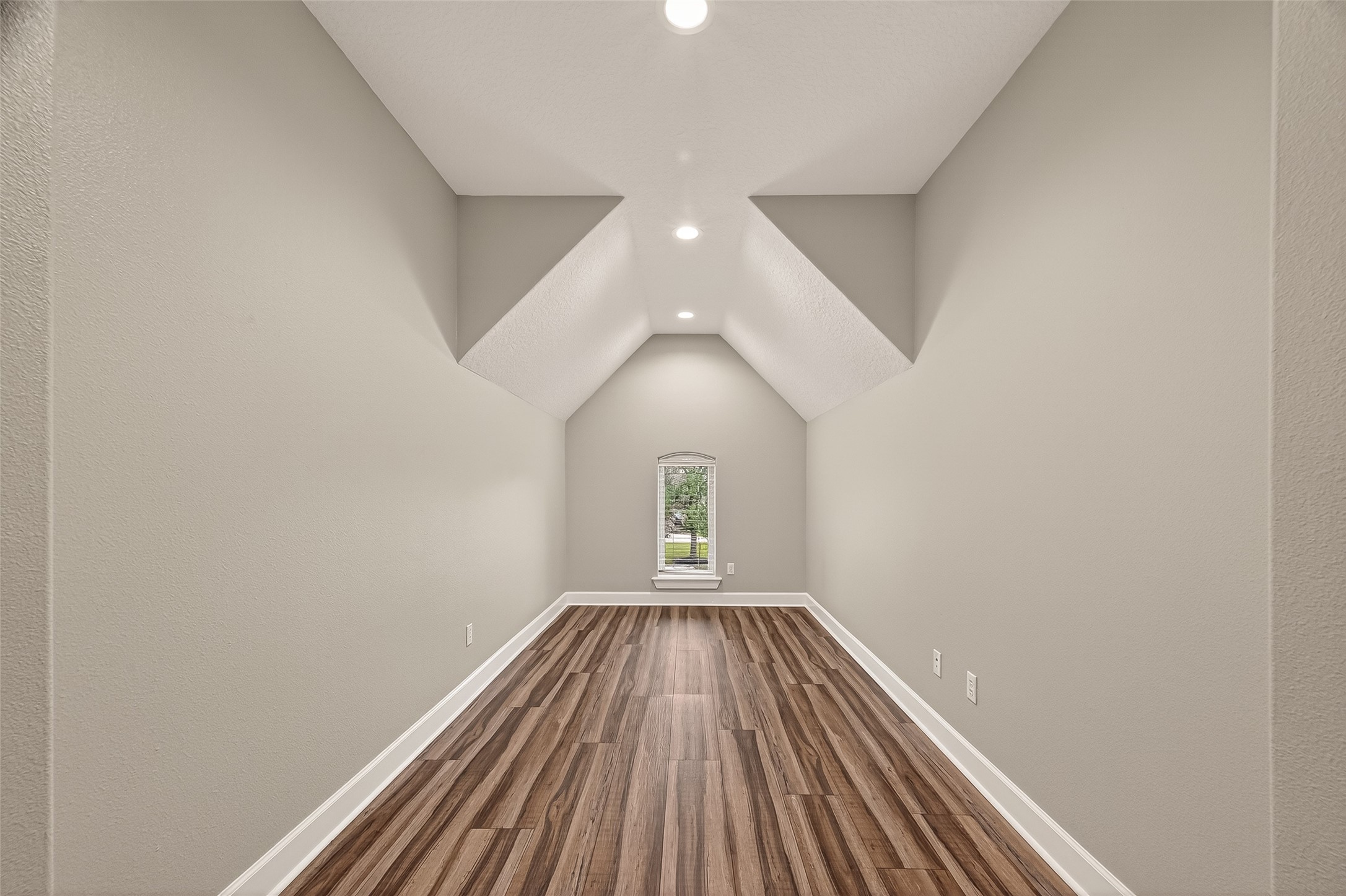 51 English Oak Court Property Photo 39