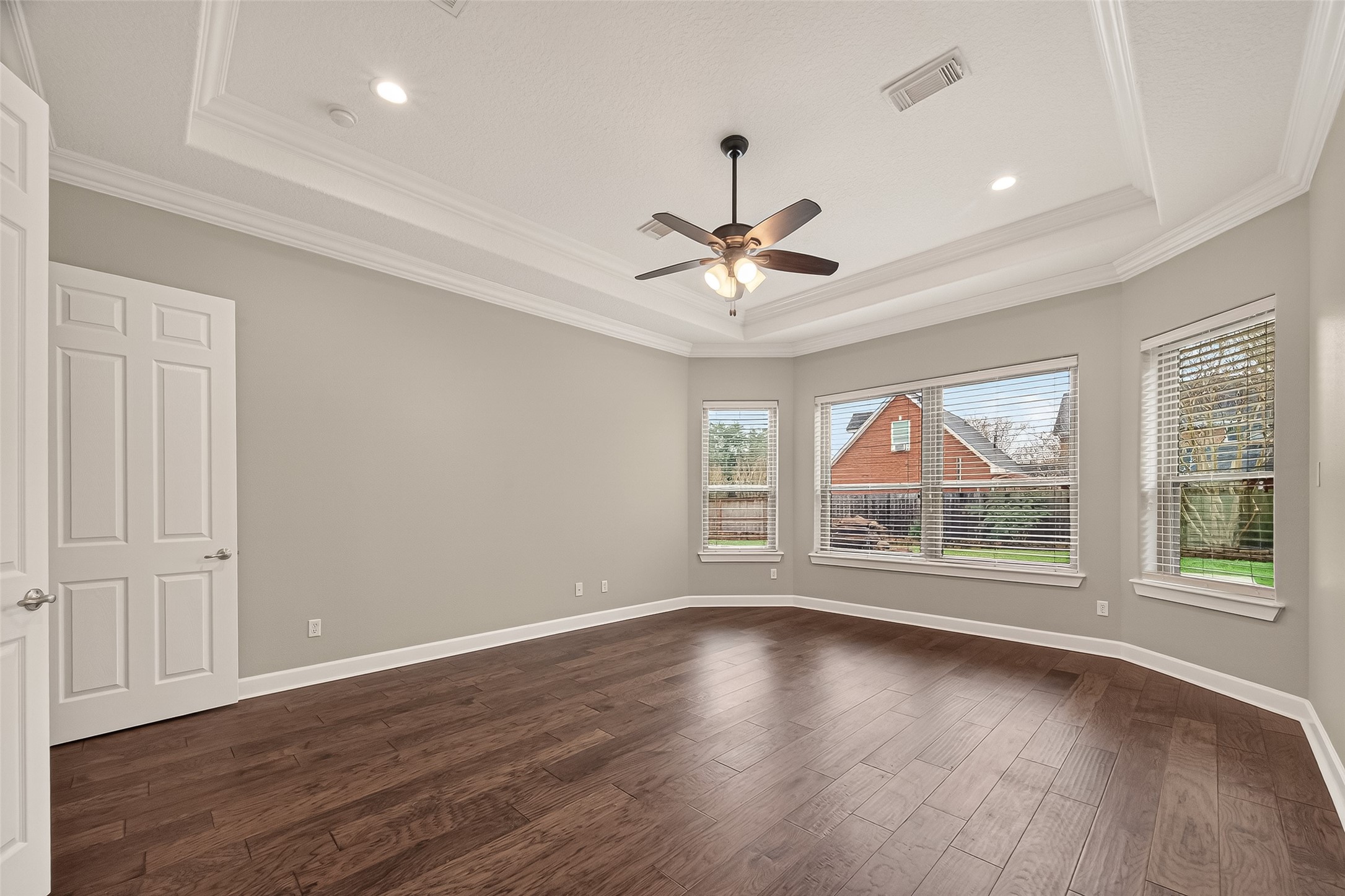 51 English Oak Court Property Photo 41