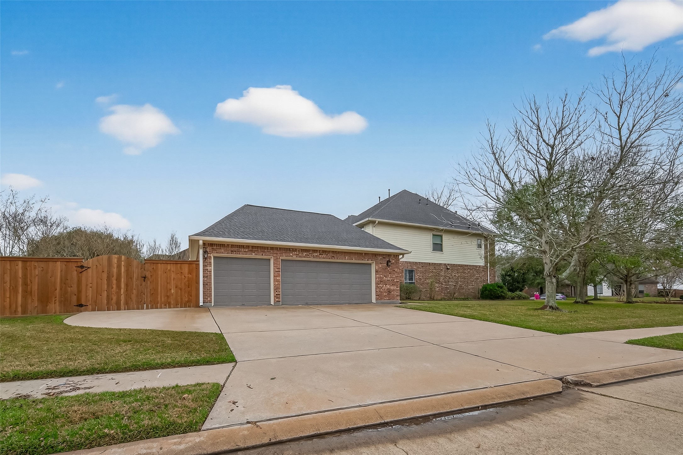 51 English Oak Court Property Photo 49