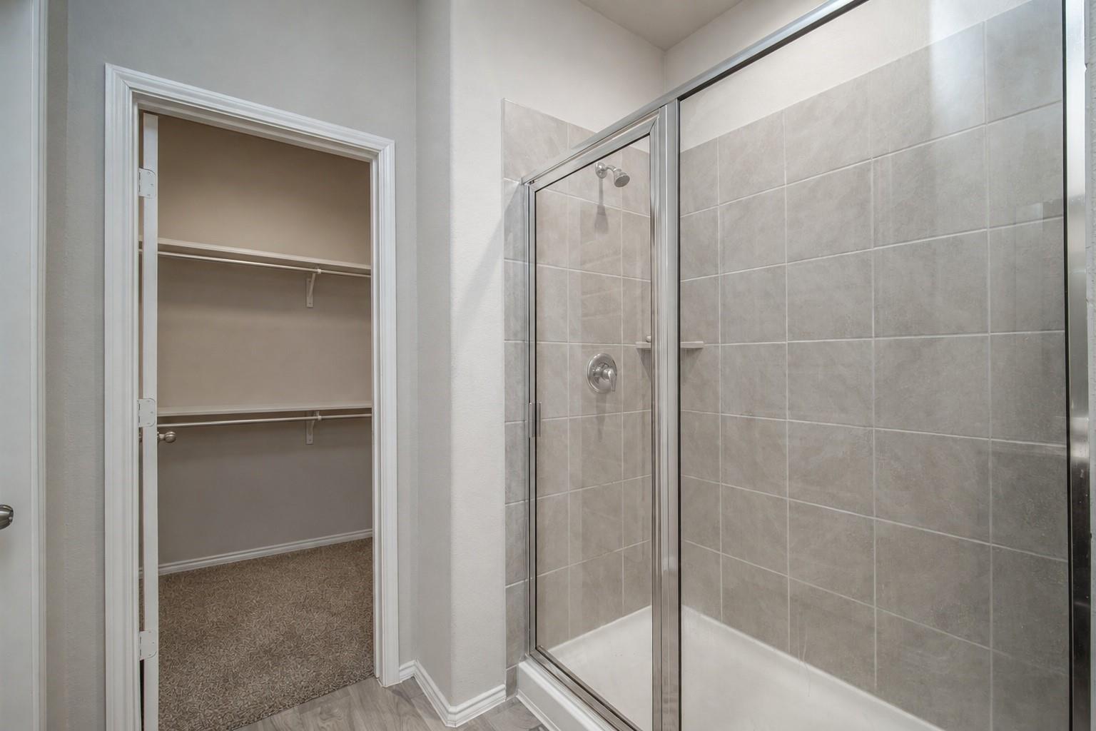 6802 Amber Cliff Lane Property Photo 12