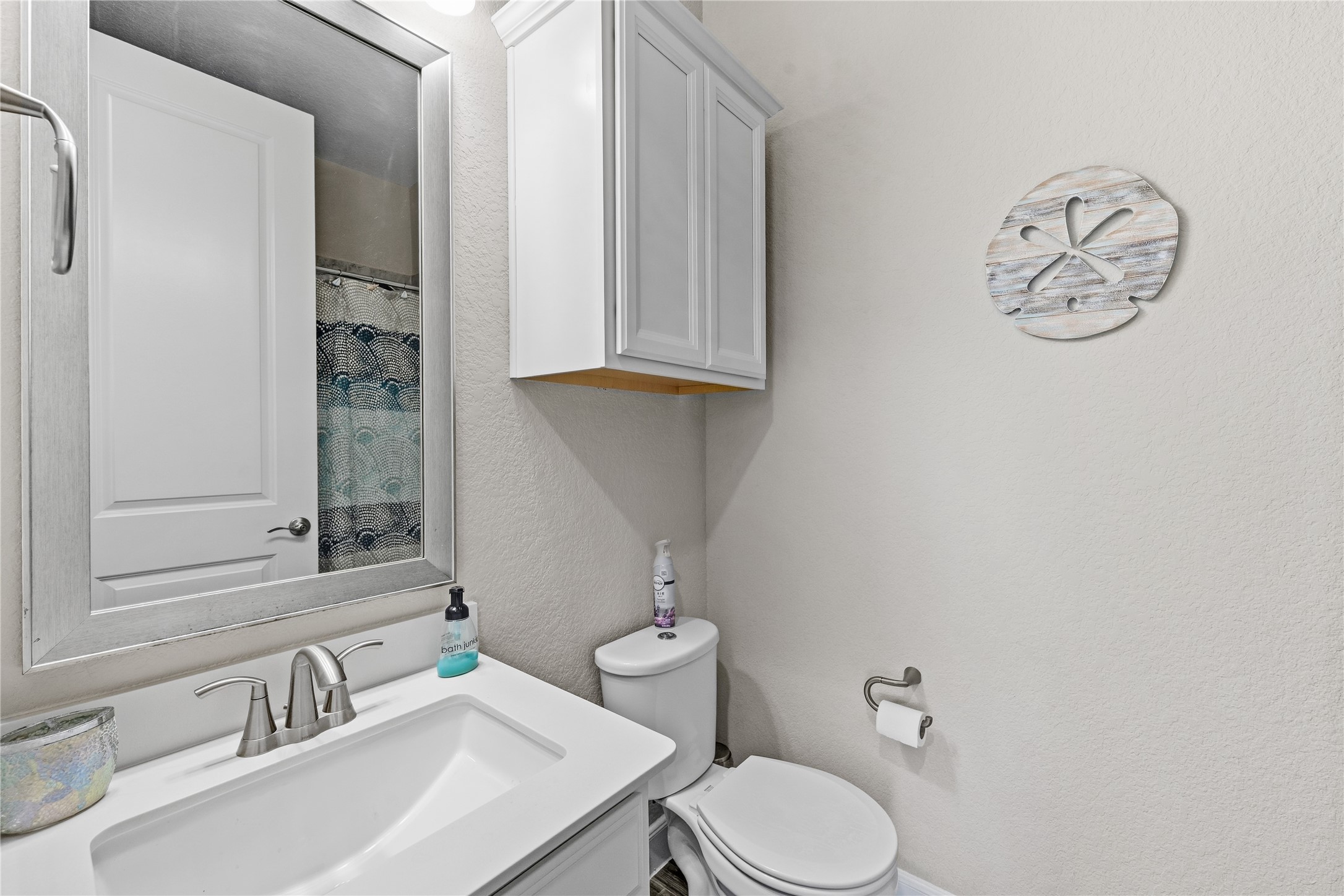 13814 Evert Court Property Photo 6