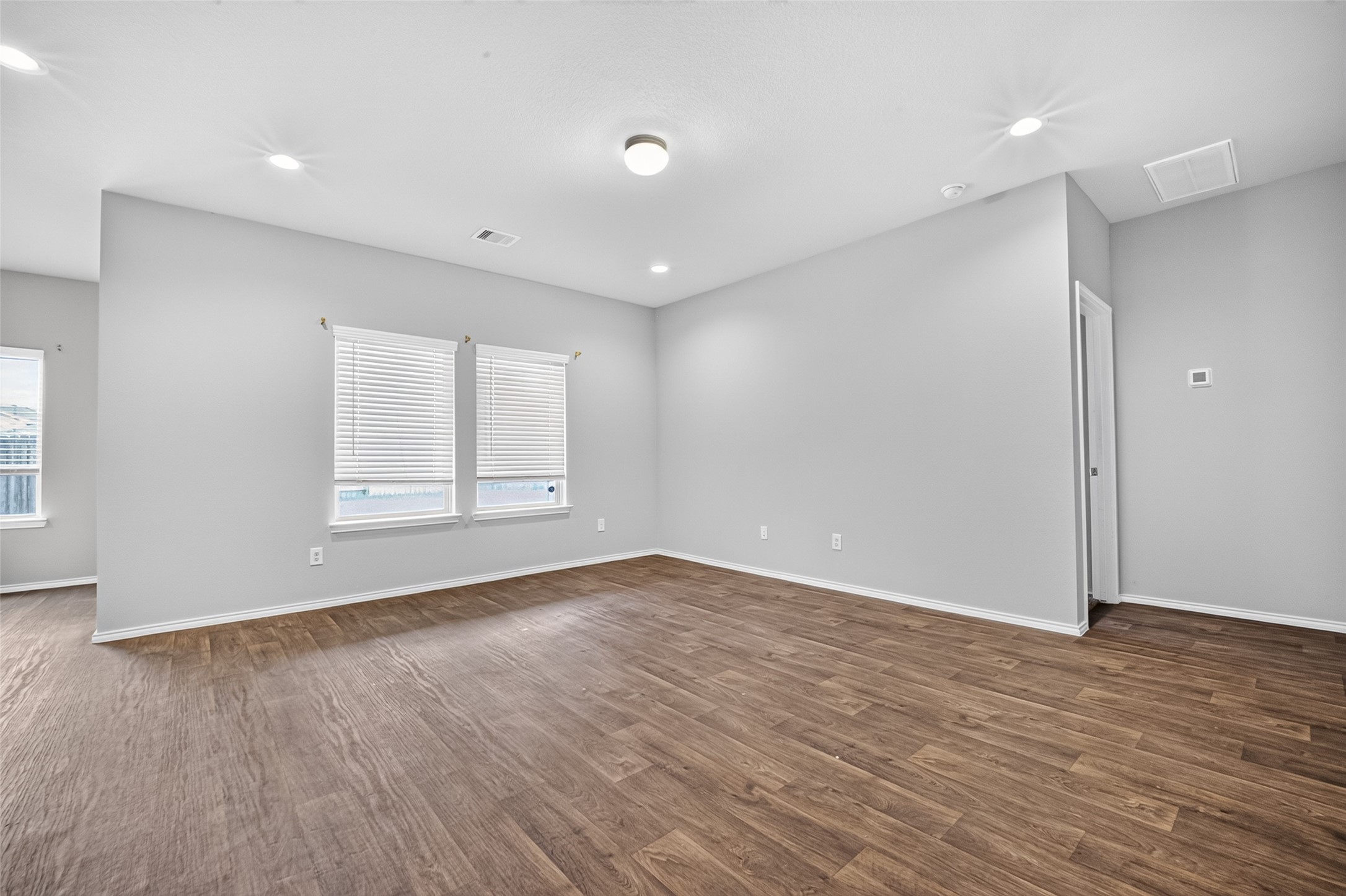 2330 Georgina Falls Drive Property Photo 6