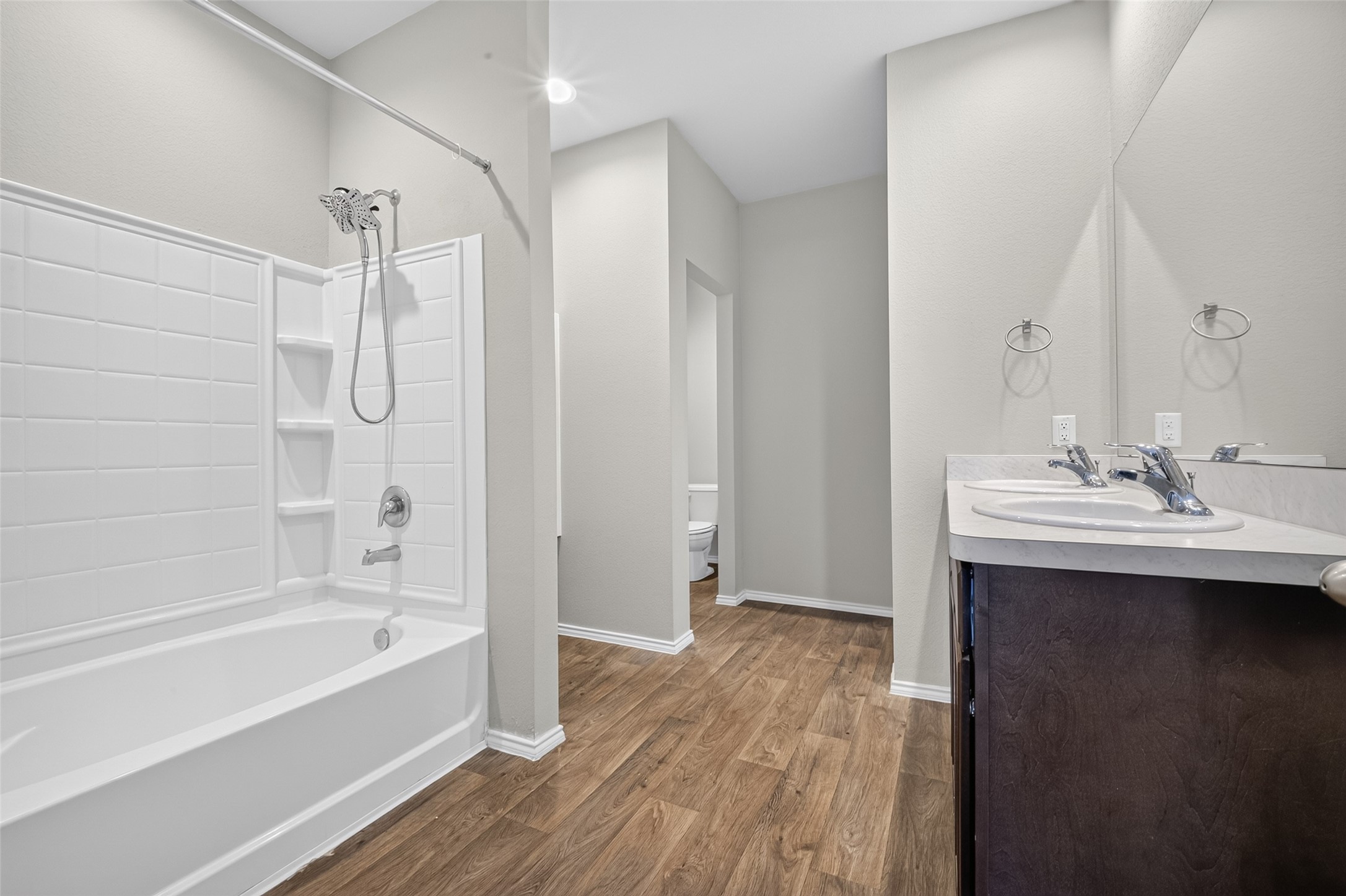 2330 Georgina Falls Drive Property Photo 18