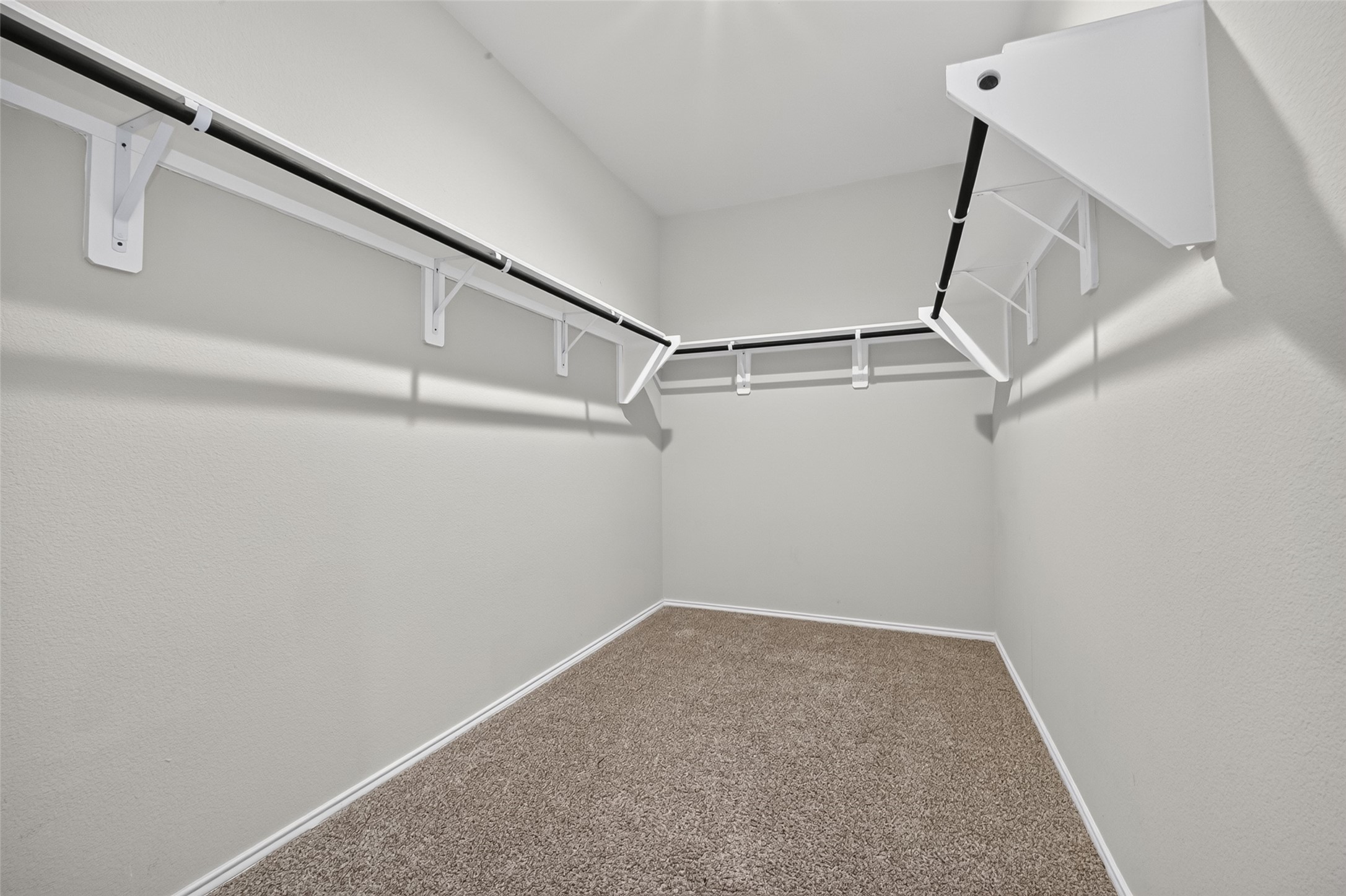 2330 Georgina Falls Drive Property Photo 21