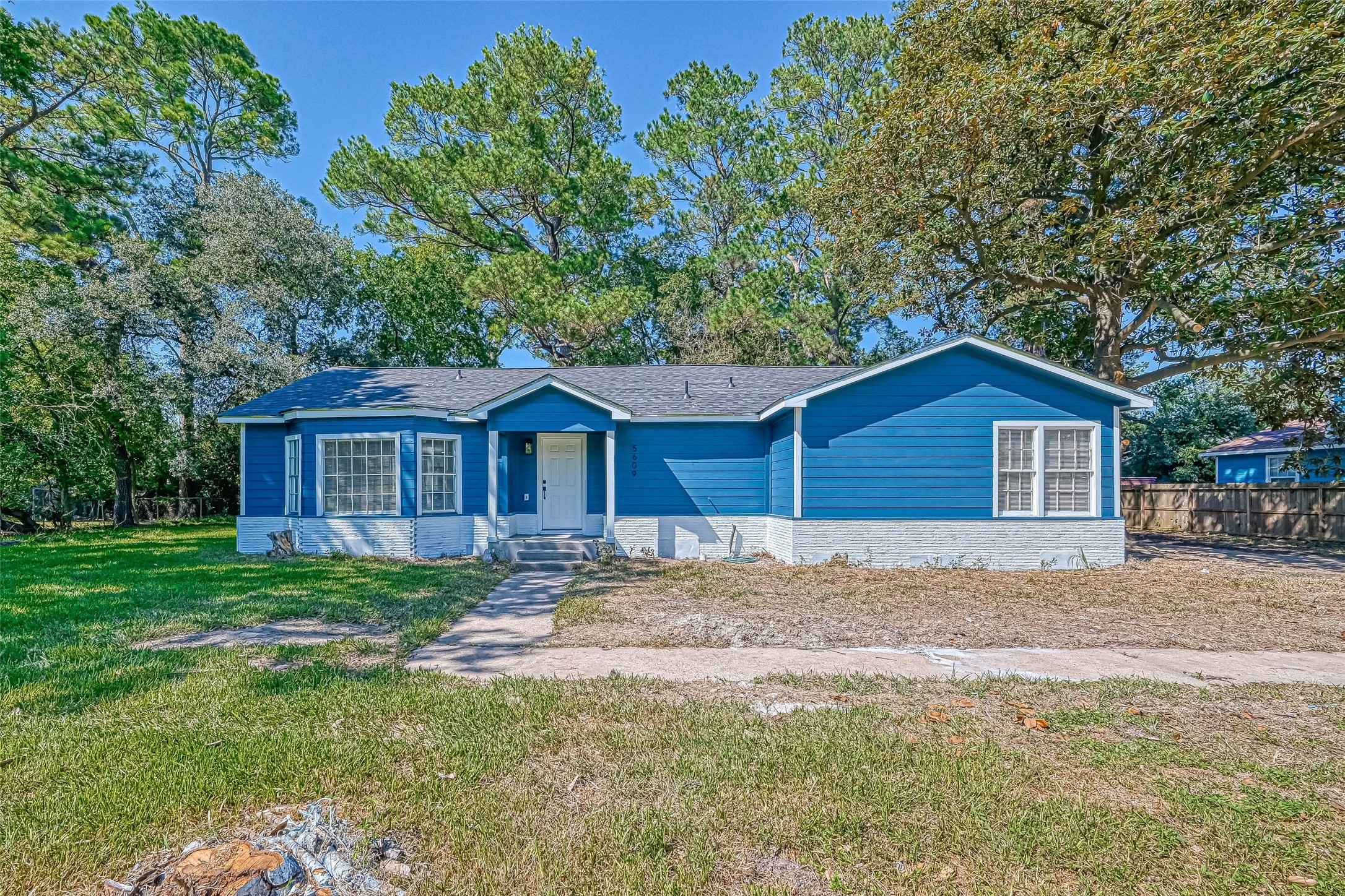 5609 Denmark Street A Property Photo 2
