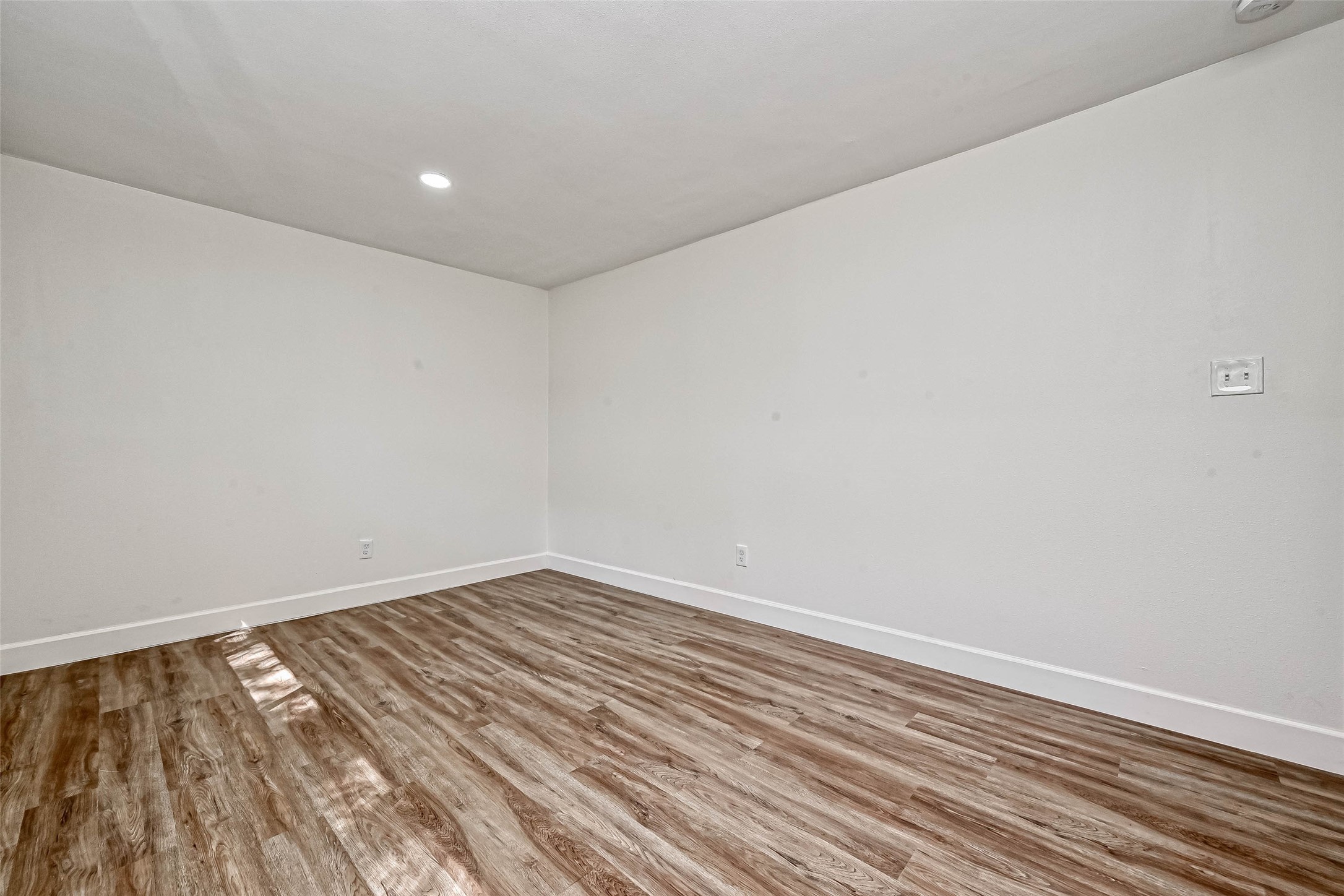 5609 Denmark Street A Property Photo 8