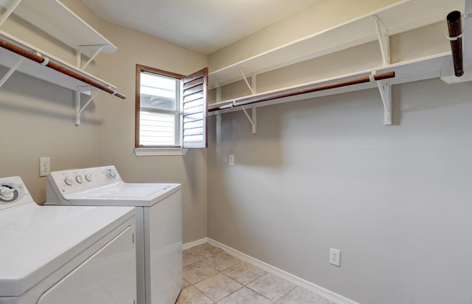 1625 Knox Street Property Photo 19