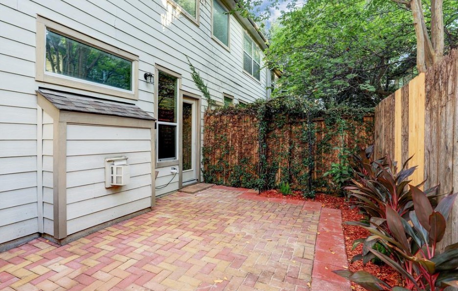 1625 Knox Street Property Photo 20