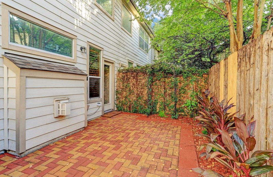 1625 Knox Street Property Photo 22
