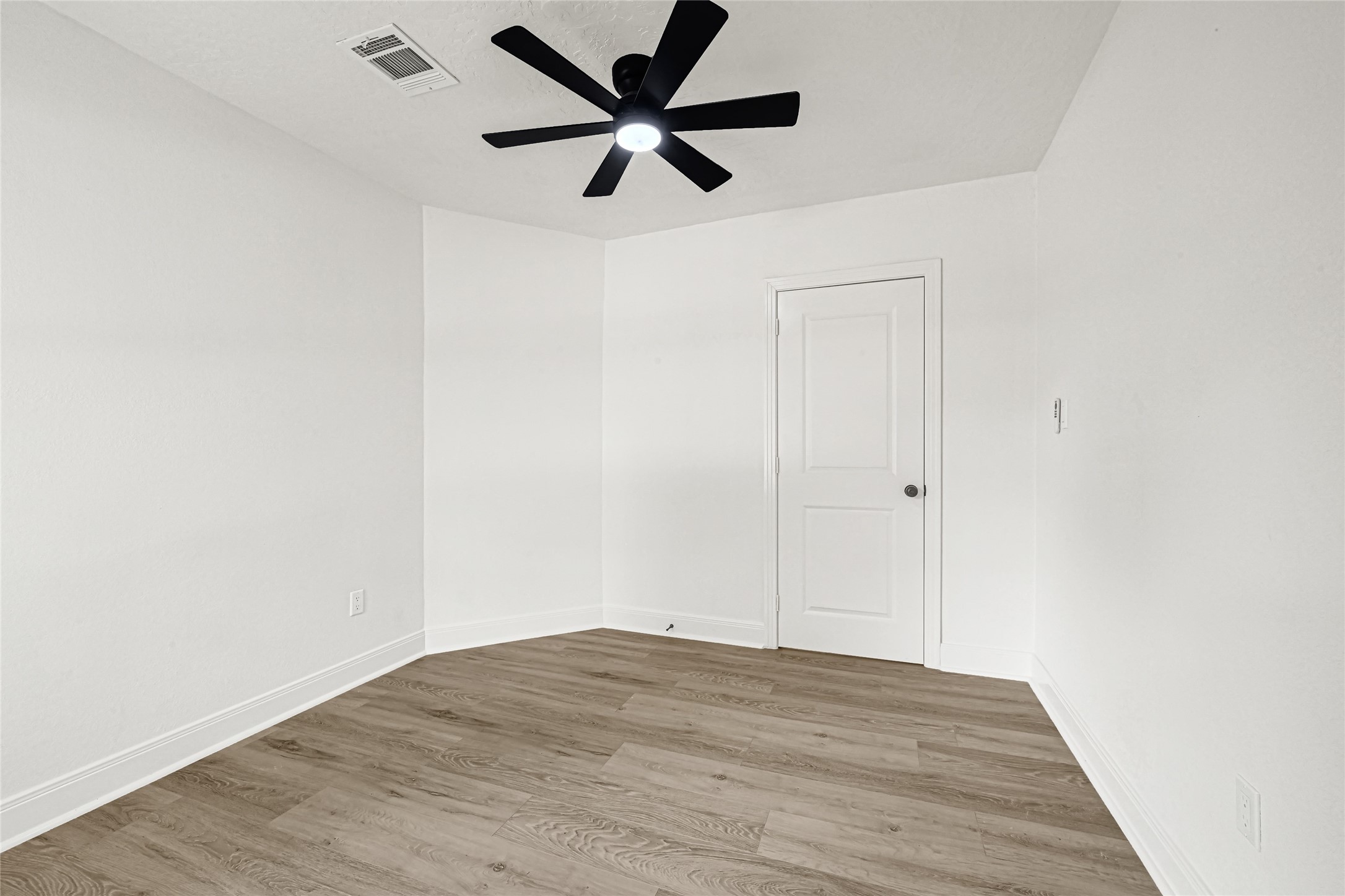1202 N Roberson Street Property Photo 31