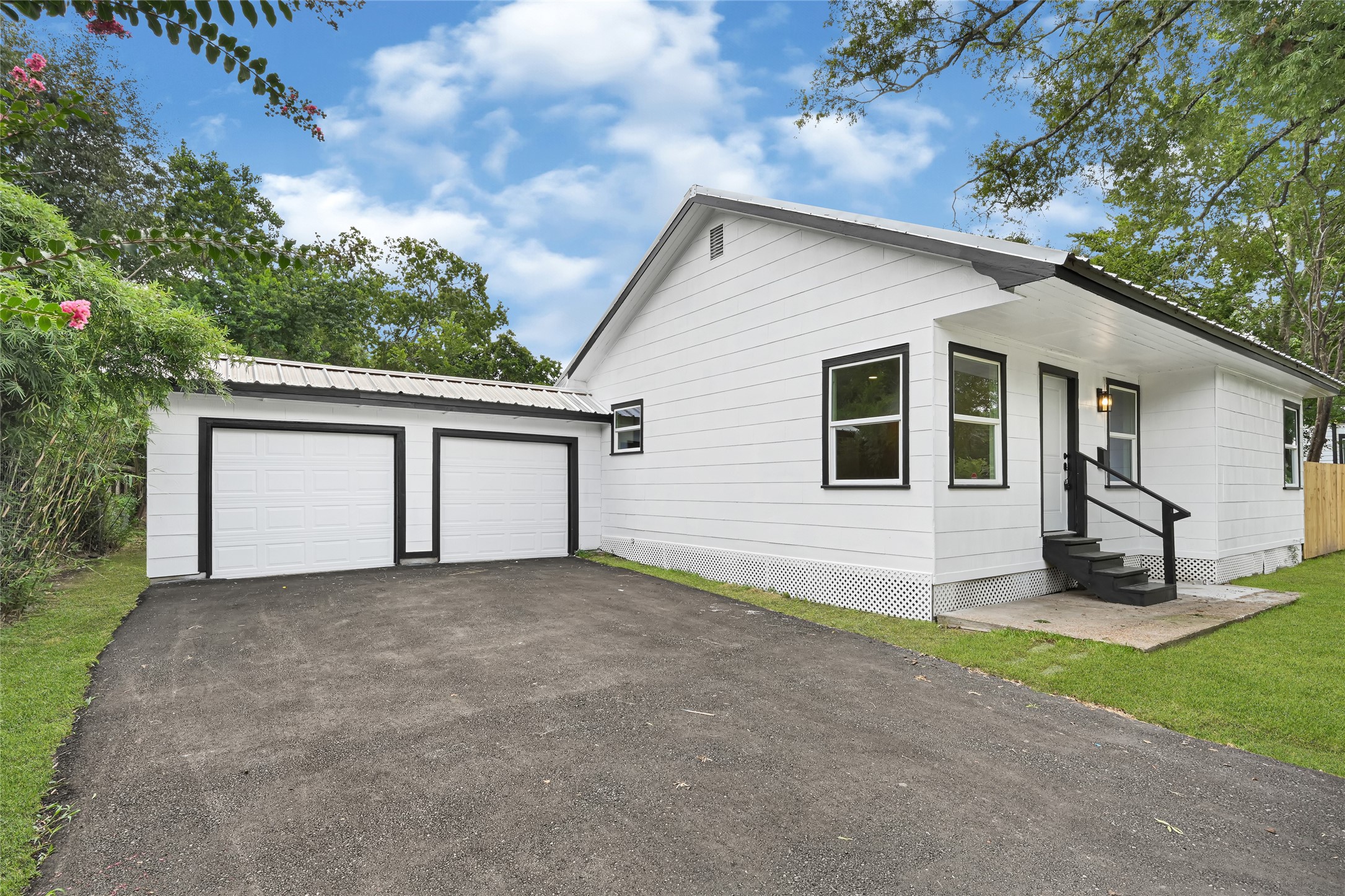1202 N Roberson Street Property Photo 45