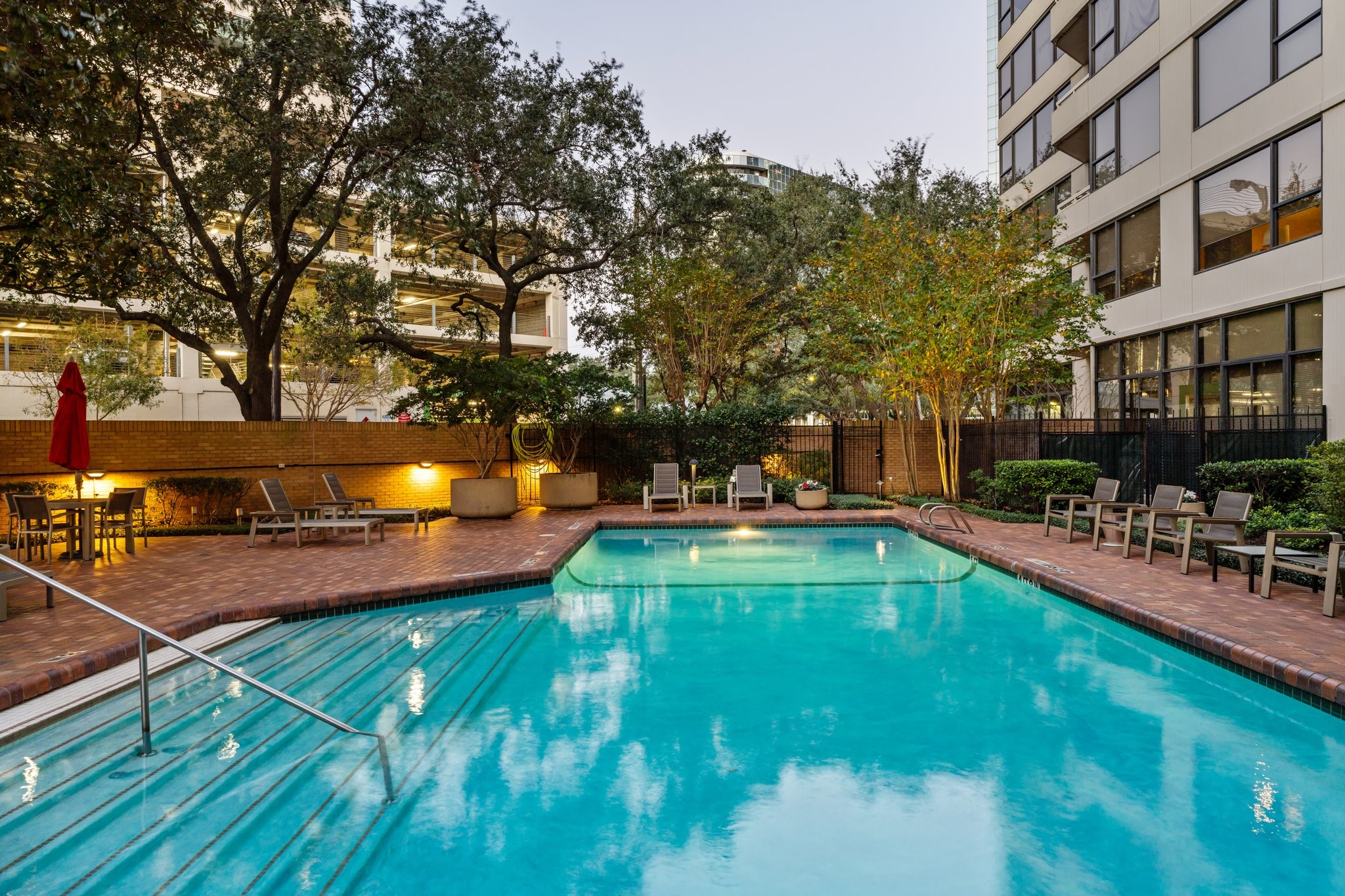 15 Greenway Plaza 29b Property Photo 41