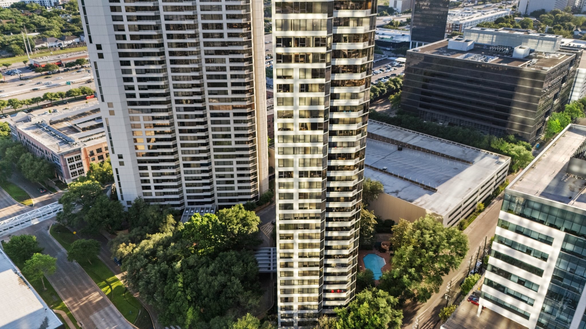 15 Greenway Plaza 29b Property Photo 43