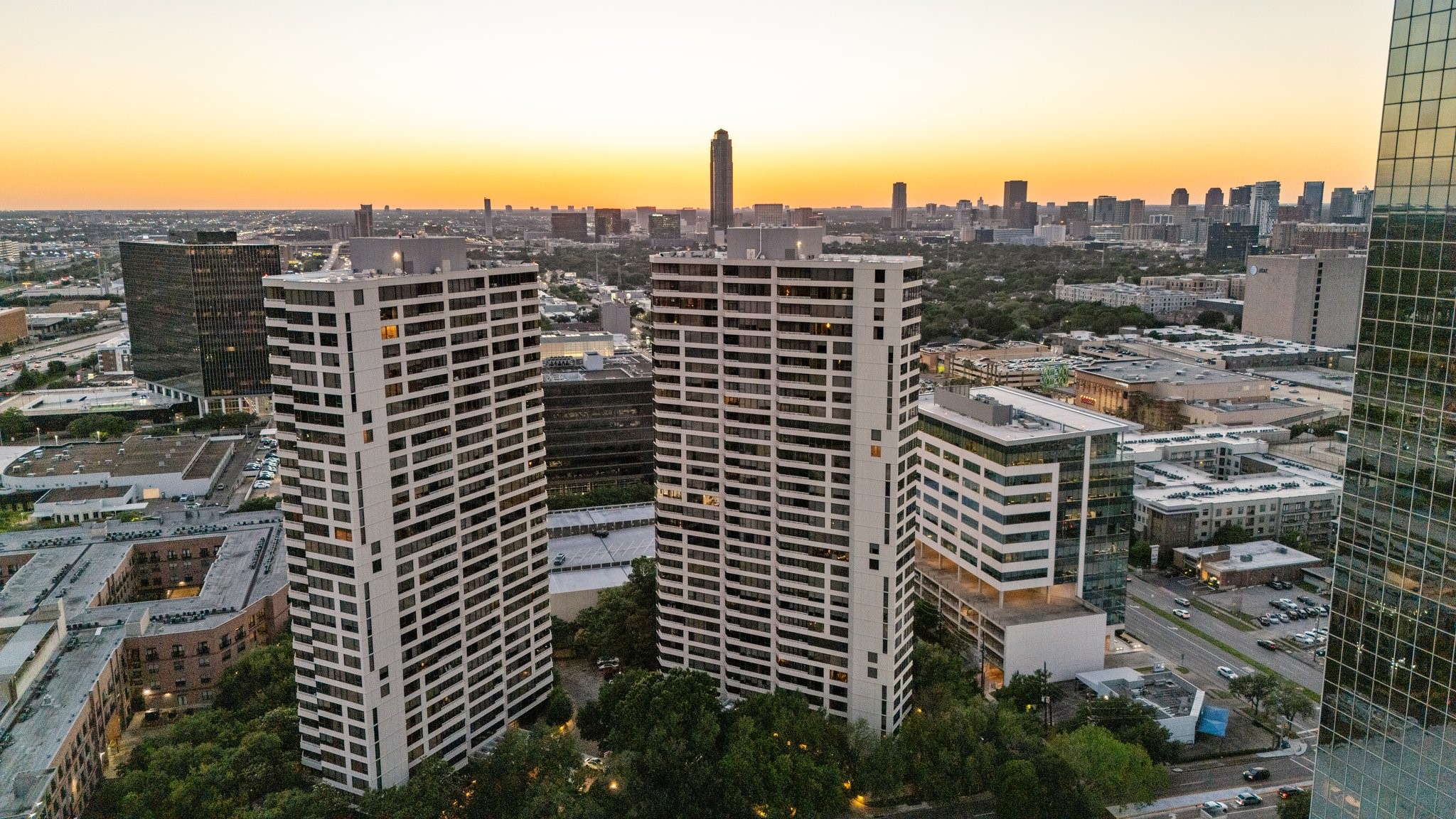 15 Greenway Plaza 29b Property Photo 45