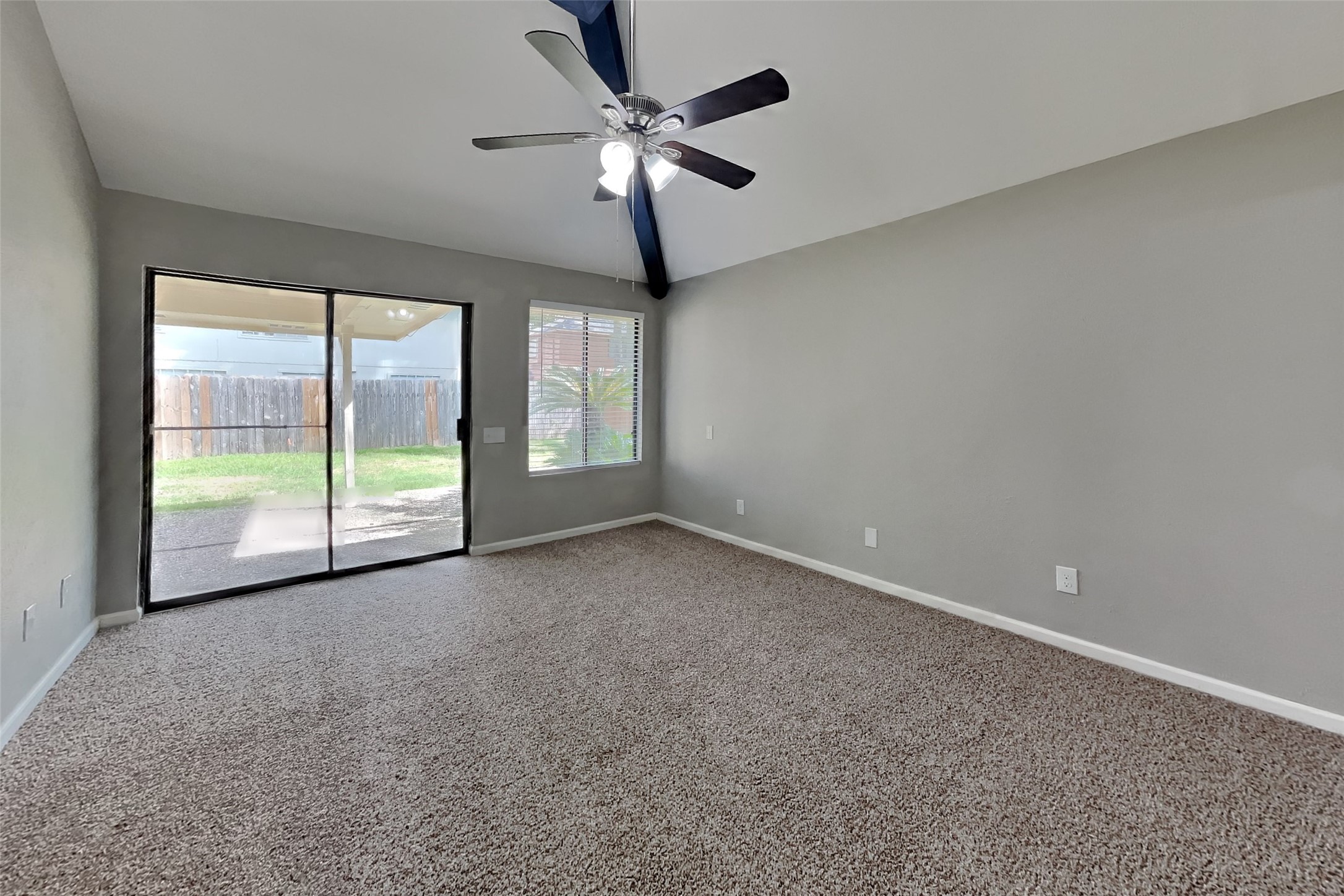 8607 Pines Place Drive Property Photo 7