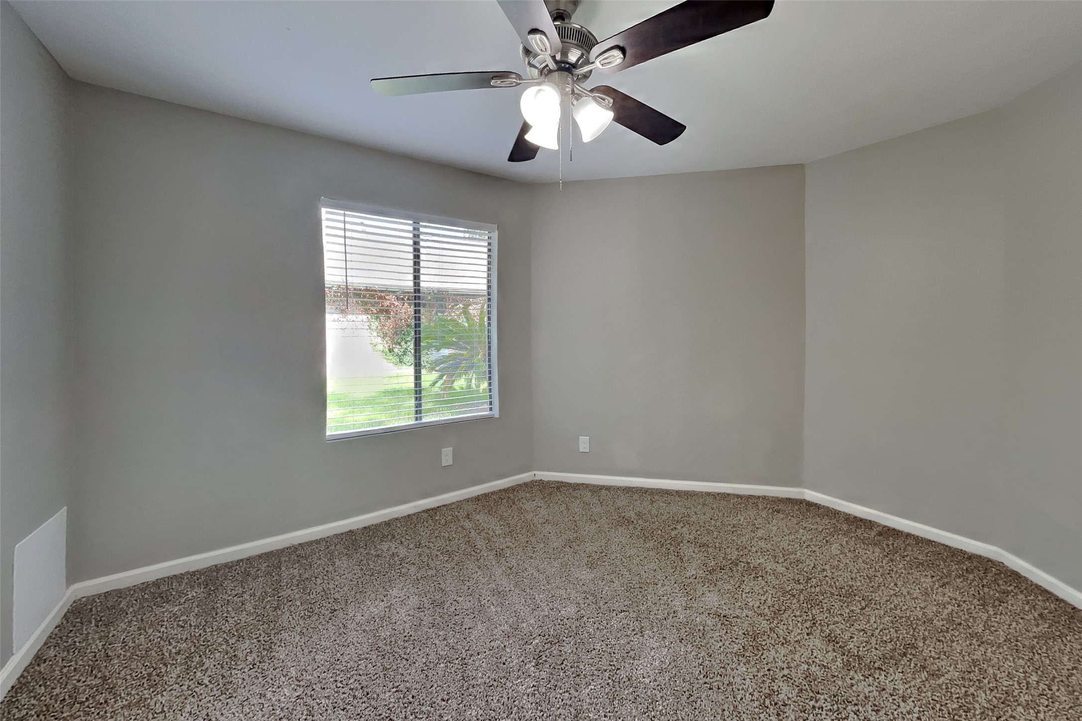 8607 Pines Place Drive Property Photo 10