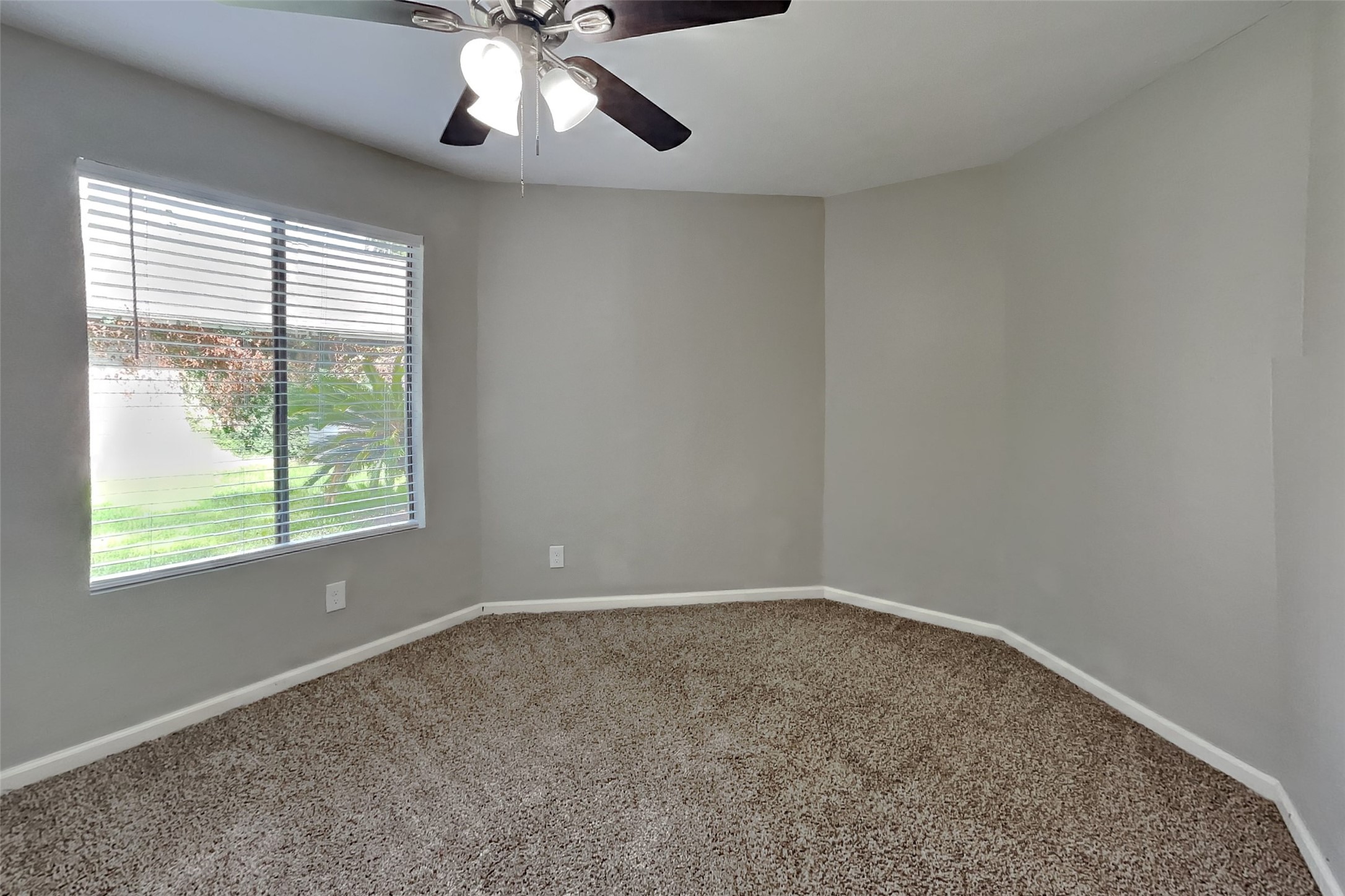 8607 Pines Place Drive Property Photo 11
