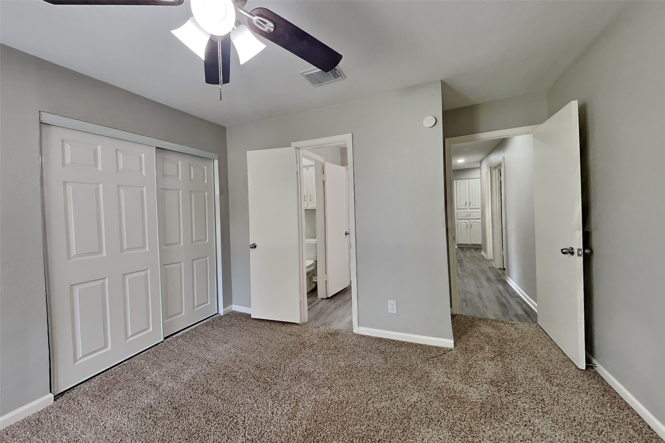 8607 Pines Place Drive Property Photo 12