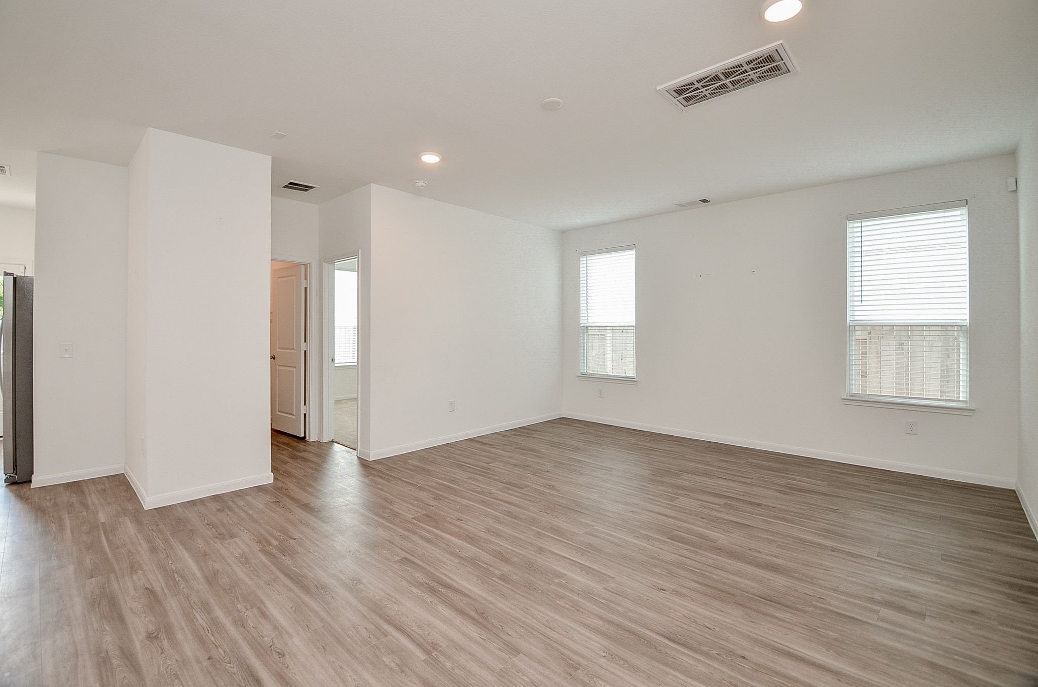 25812 Hedgerow Drive Property Photo 8