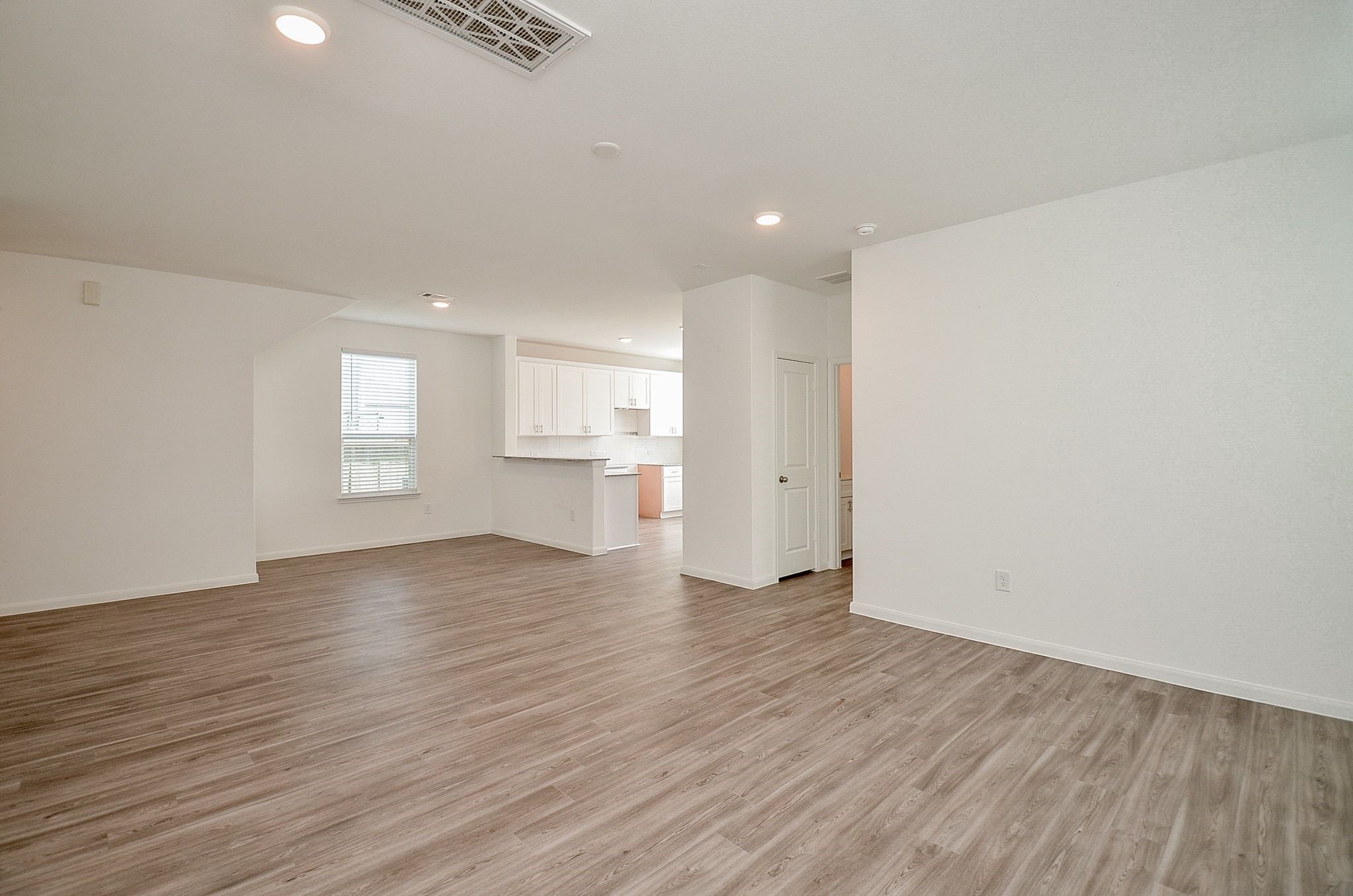 25812 Hedgerow Drive Property Photo 9