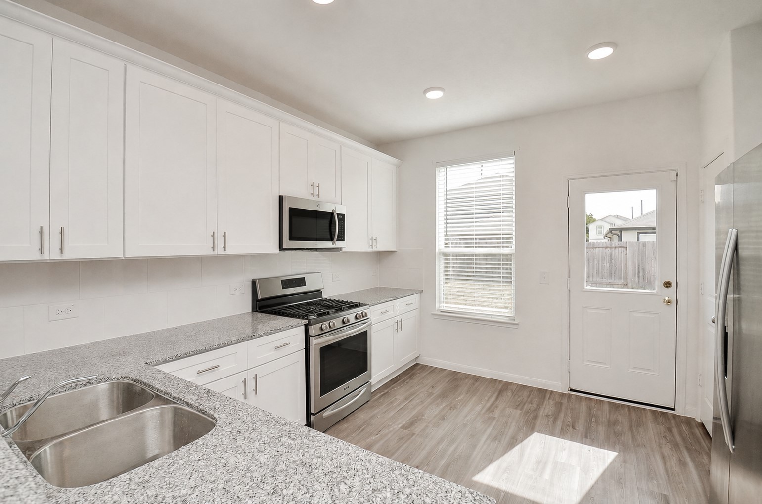 25812 Hedgerow Drive Property Photo 16