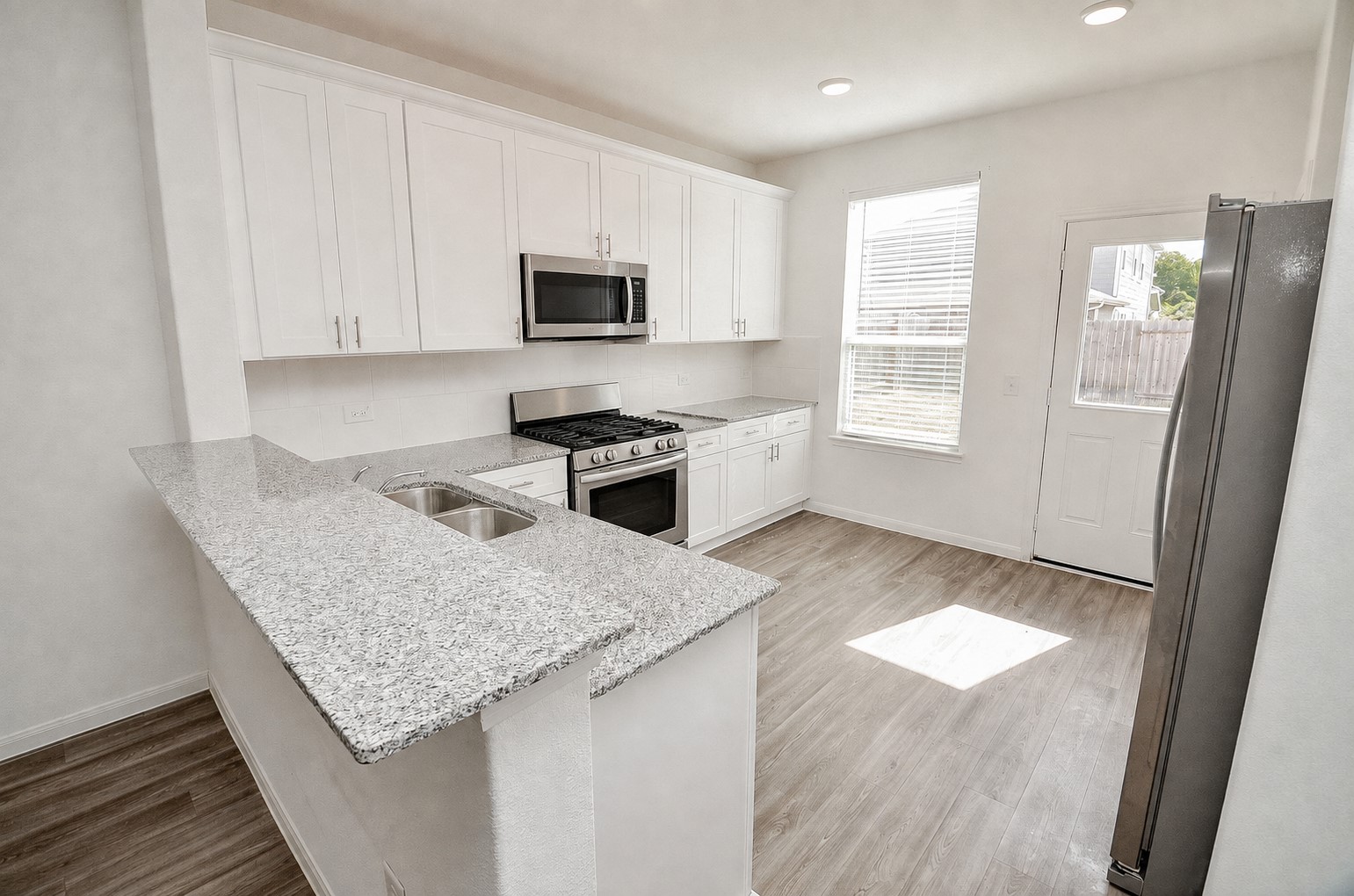 25812 Hedgerow Drive Property Photo 17