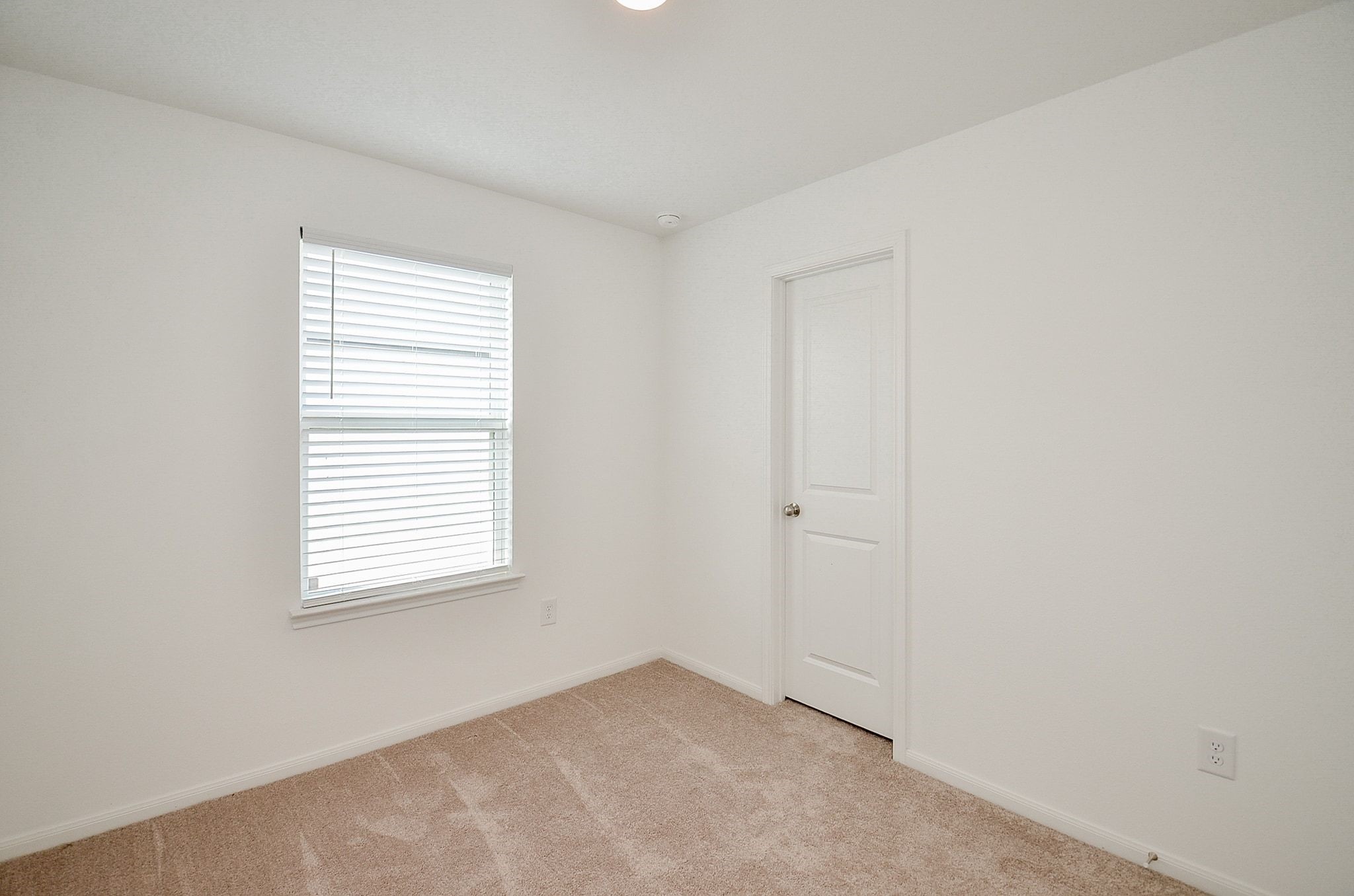 25812 Hedgerow Drive Property Photo 37