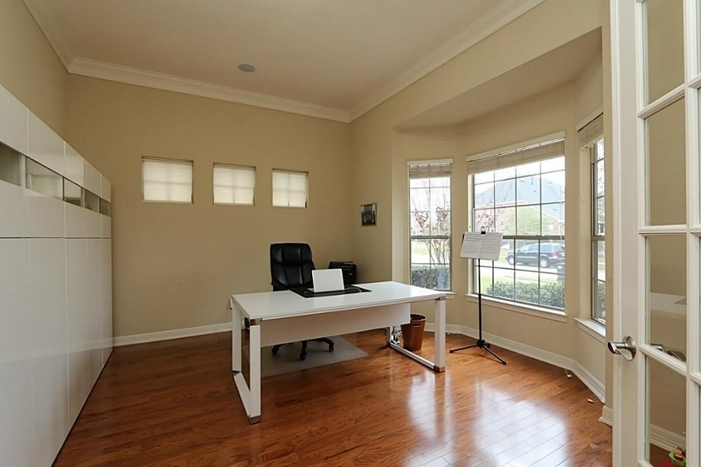 7610 Hampton Bay Lane Property Photo 4