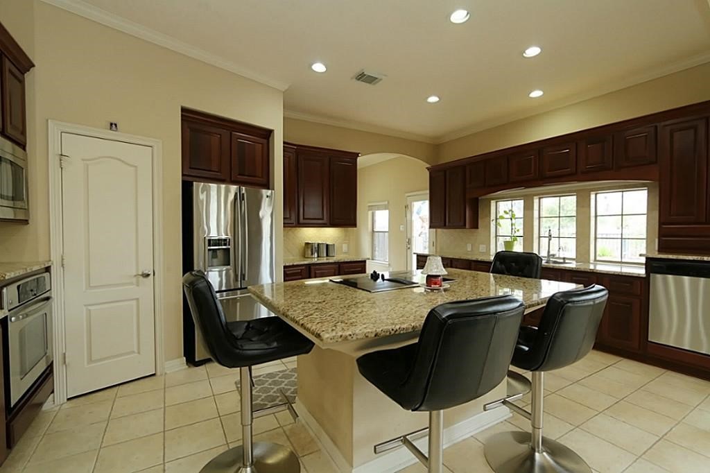 7610 Hampton Bay Lane Property Photo 6