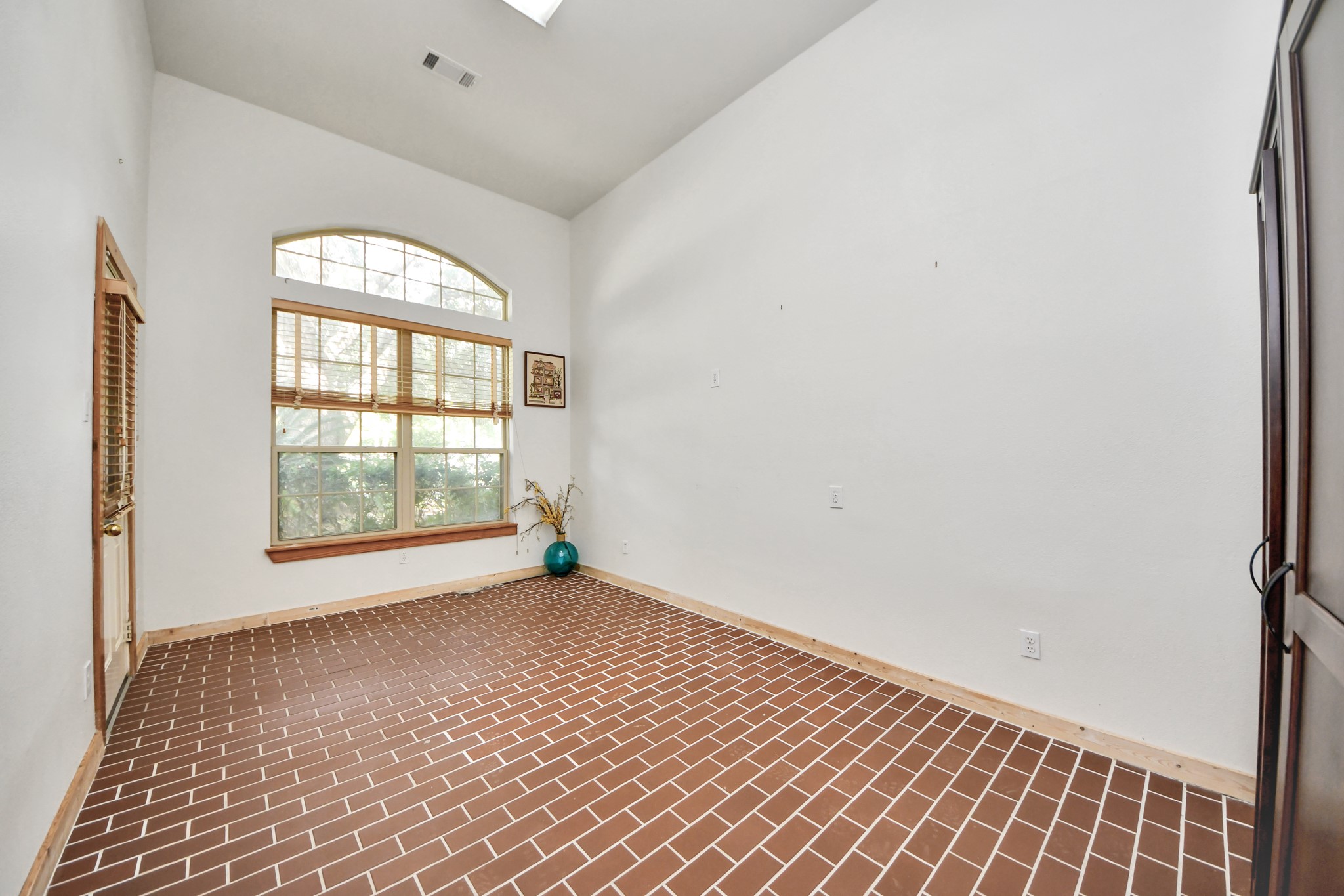 3818 S Barnett Way Property Photo 14