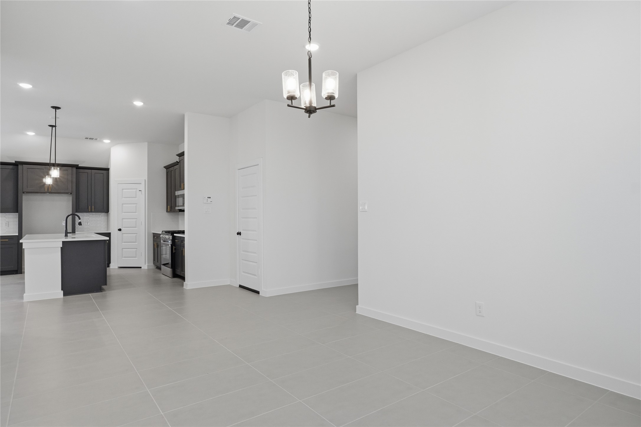 3506 Sago Palm Drive Property Photo 4