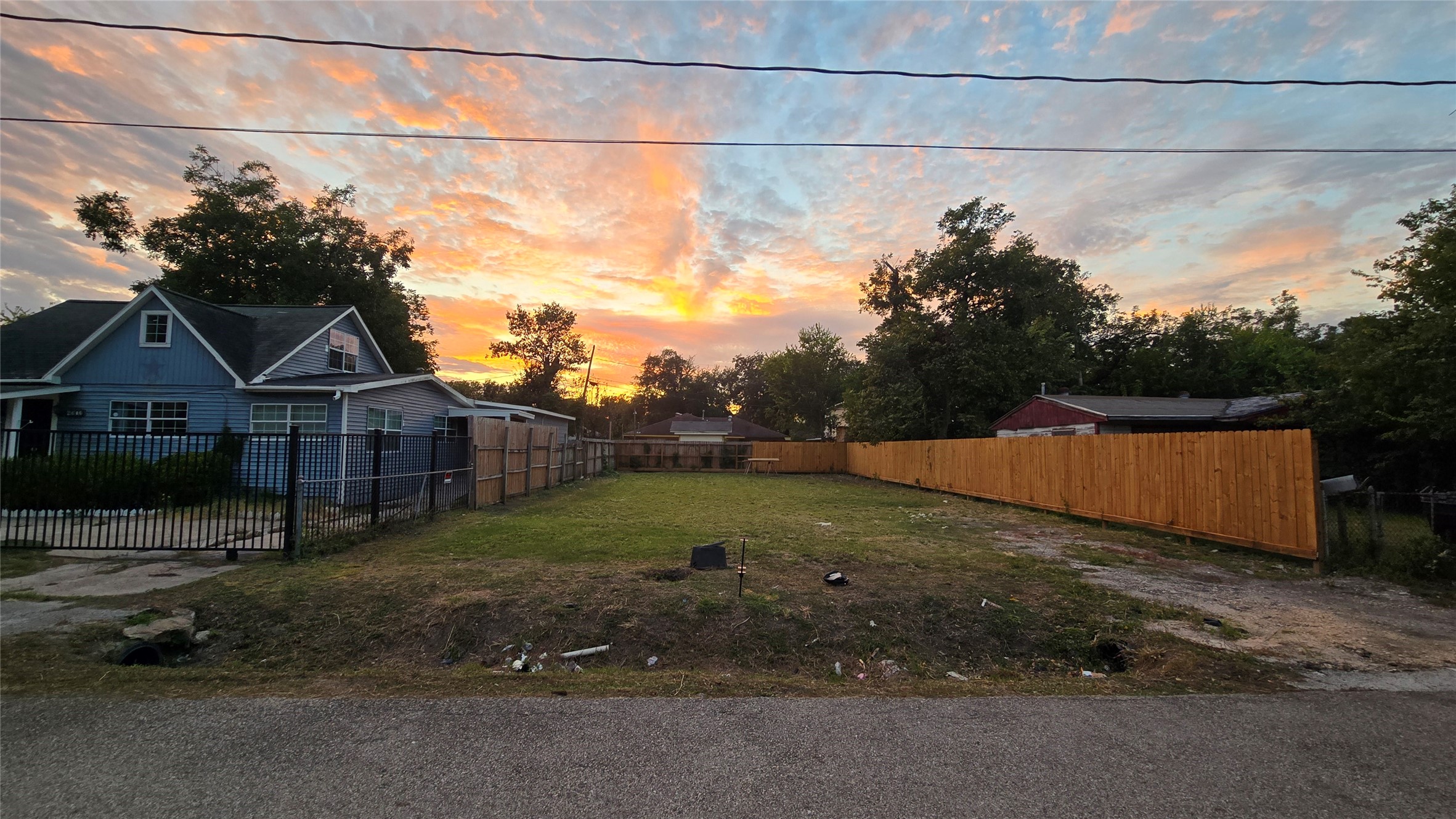 4305 Castor Street Property Photo 1