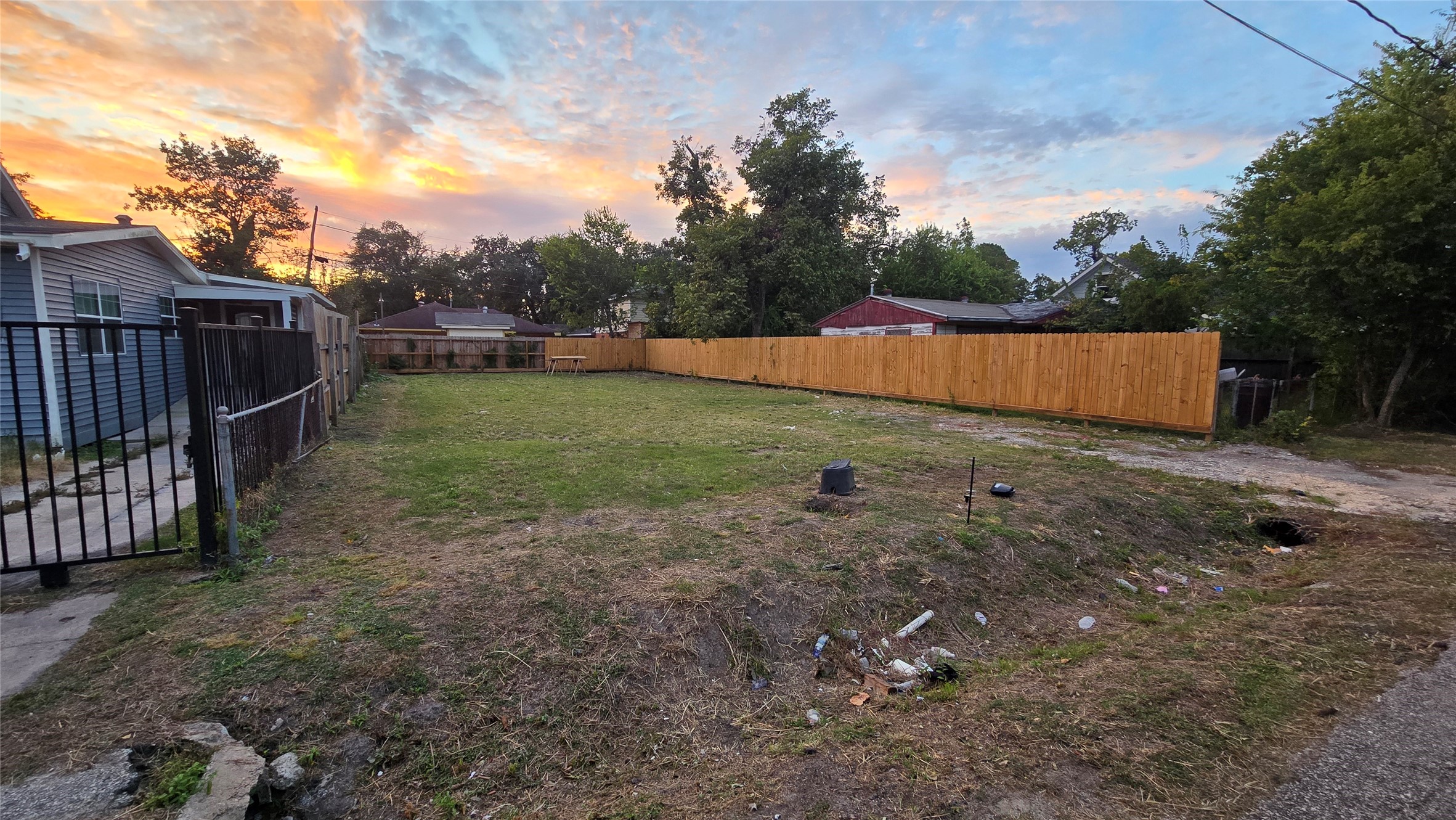 4305 Castor Street Property Photo 2