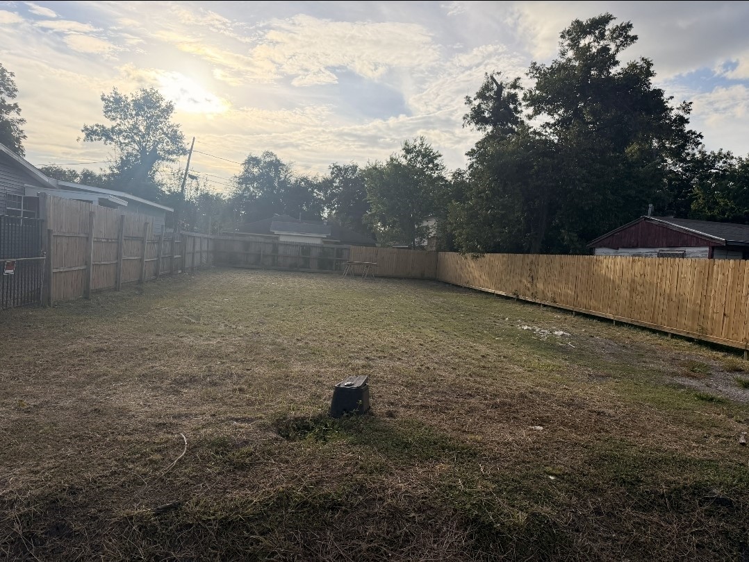 4305 Castor Street Property Photo 6