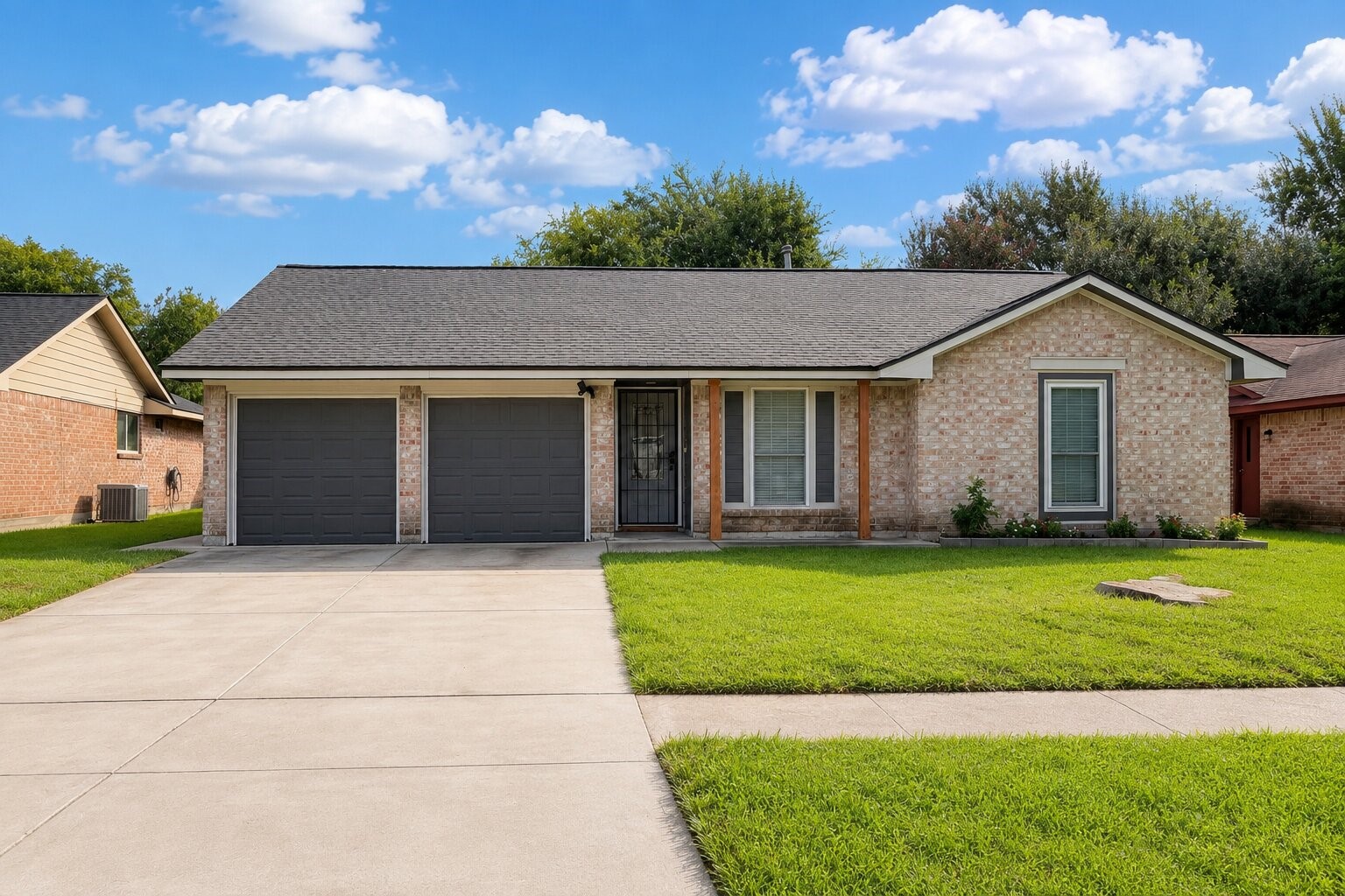 13638 Greenridge Drive Property Photo 1