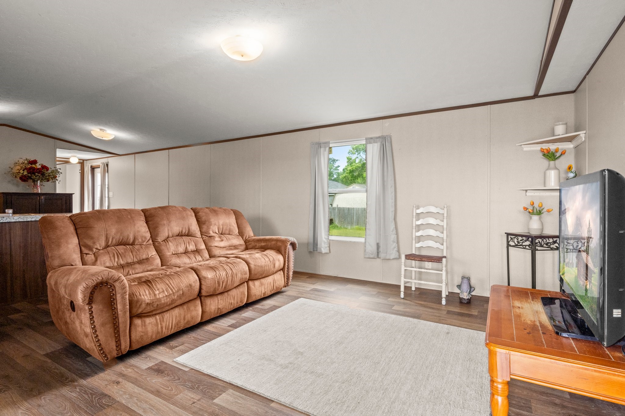 523 Fairfax Lane Property Photo 2