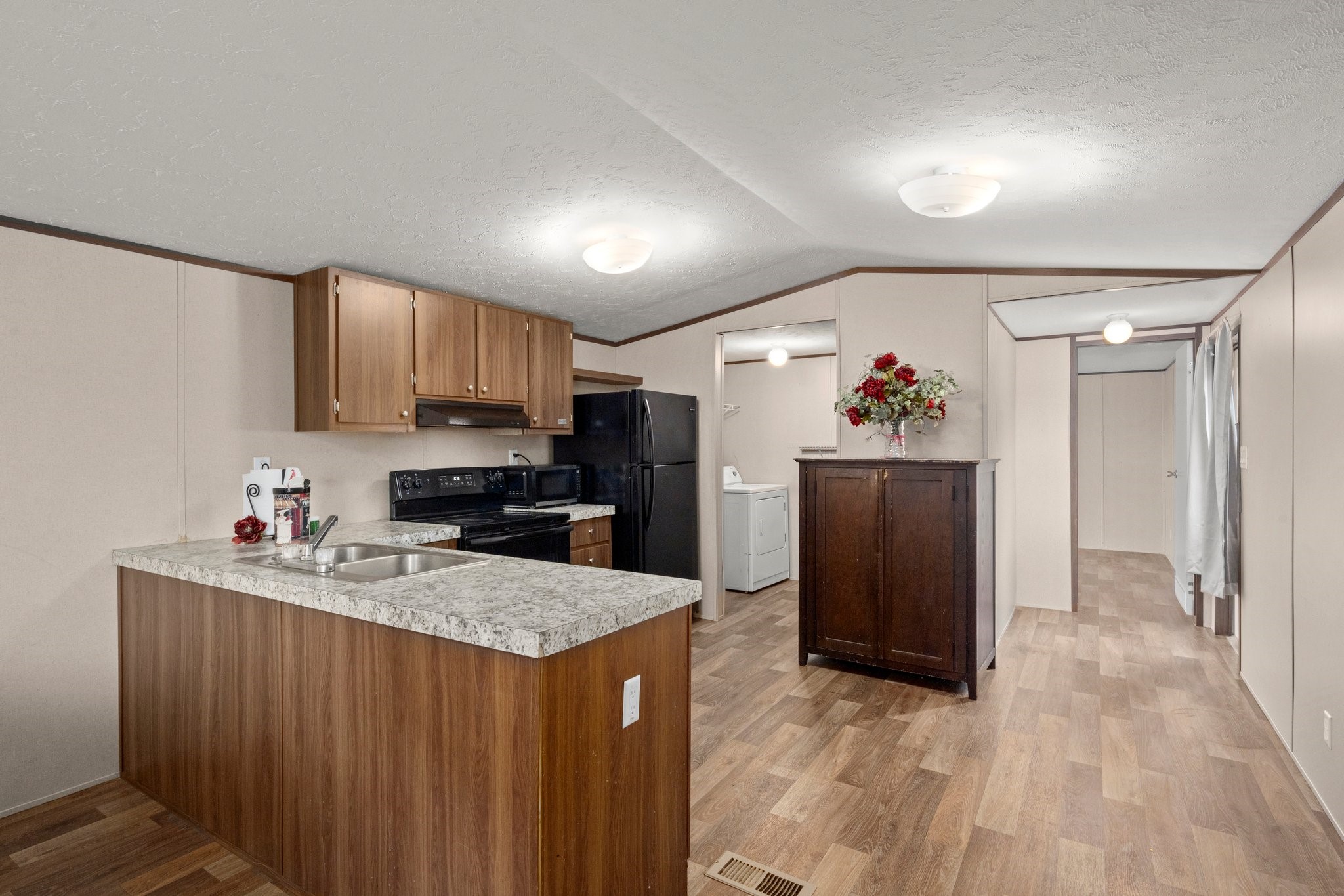 523 Fairfax Lane Property Photo 5