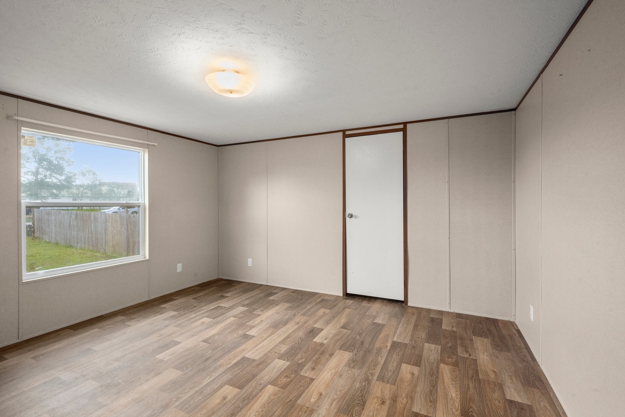 523 Fairfax Lane Property Photo 6