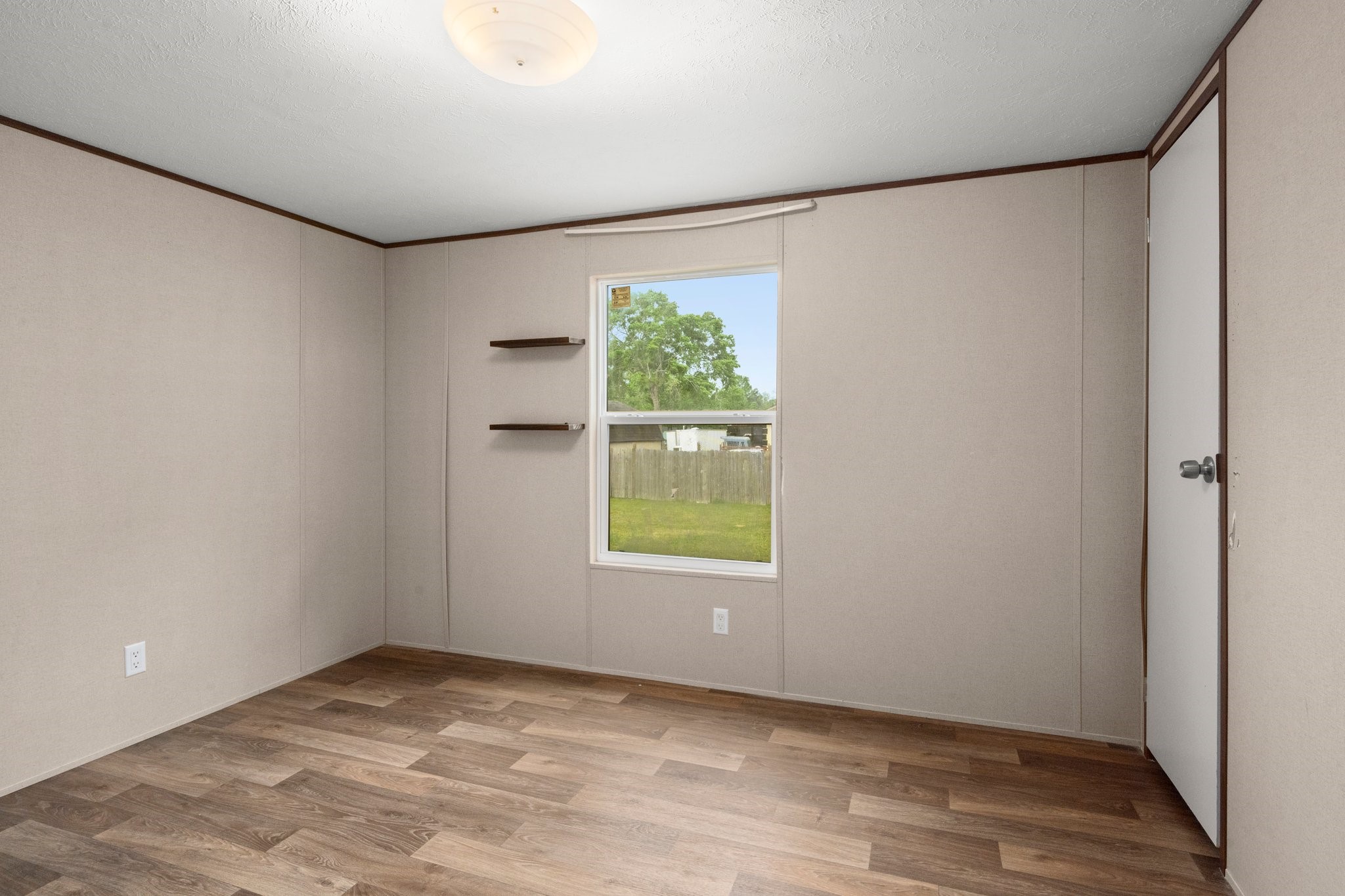 523 Fairfax Lane Property Photo 9