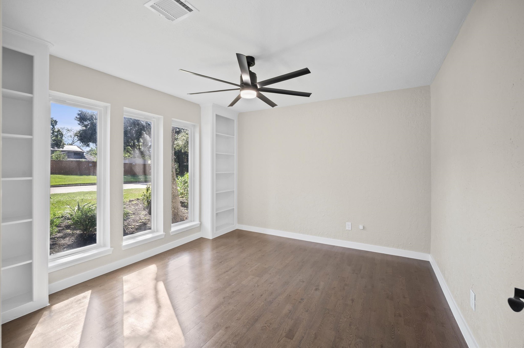 20302 Arrow Cove Drive Property Photo 11