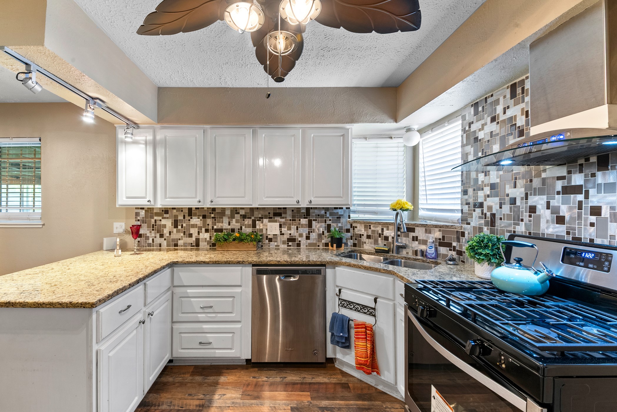 4302 Marchant Road Property Photo 5