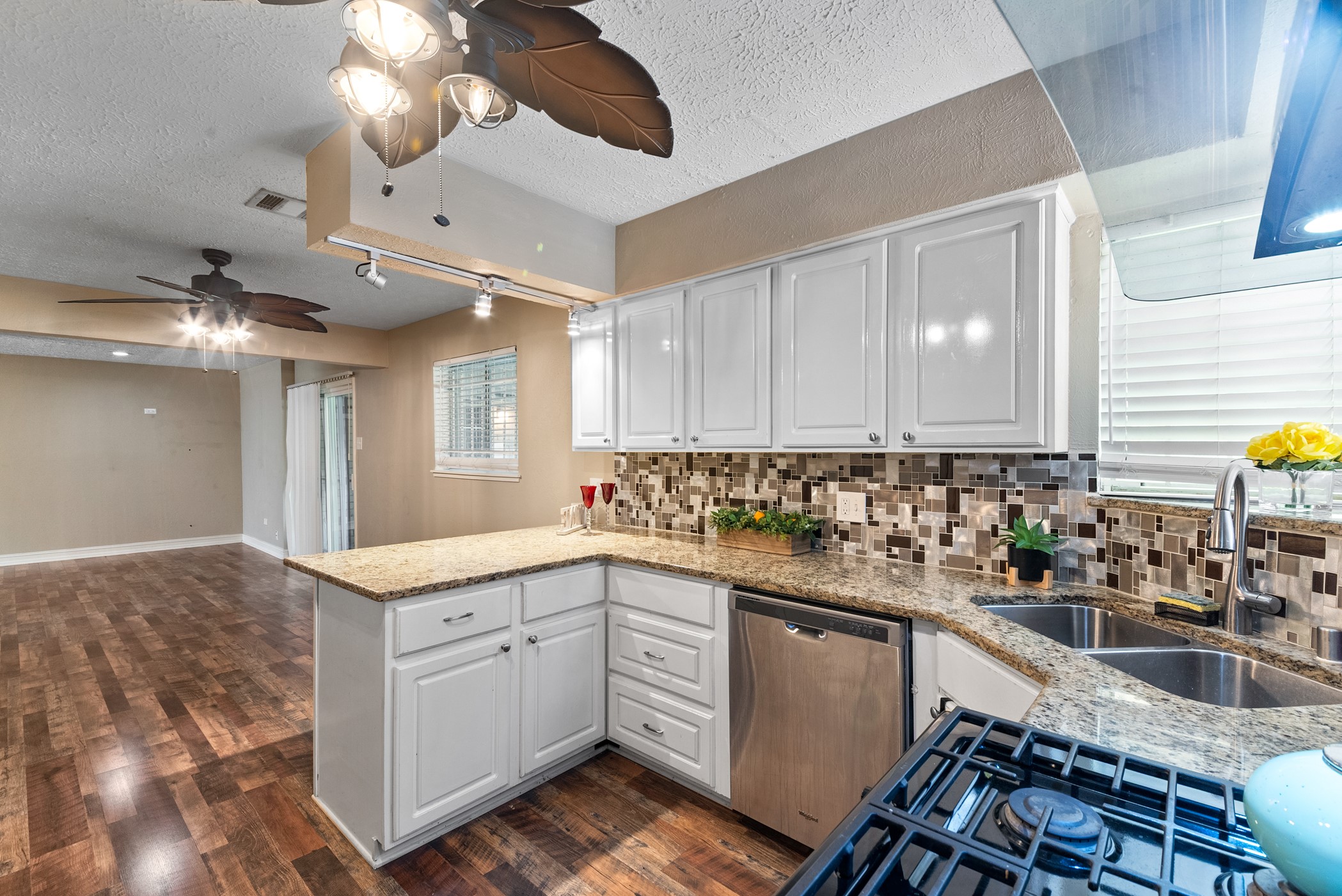 4302 Marchant Road Property Photo 6