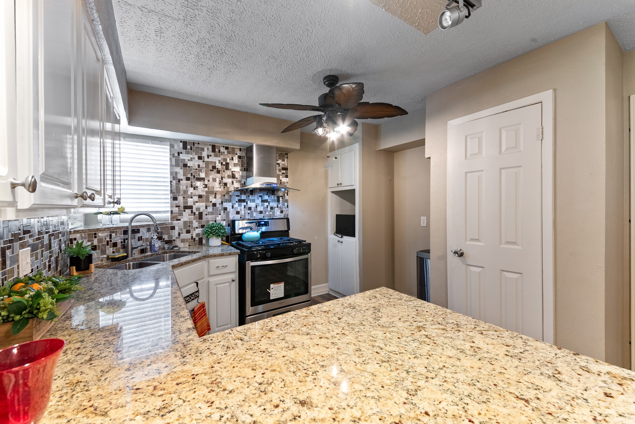 4302 Marchant Road Property Photo 7