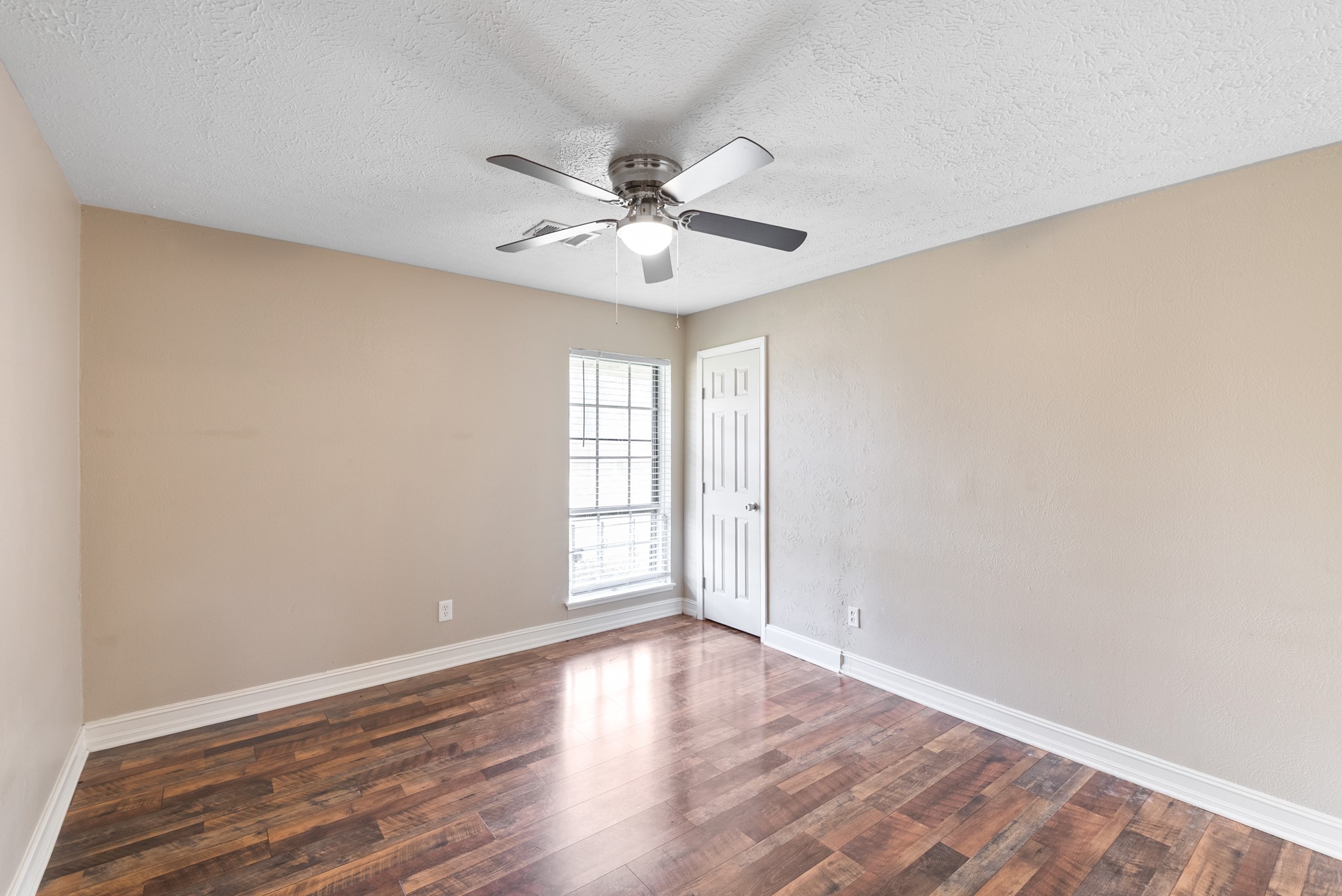 4302 Marchant Road Property Photo 13