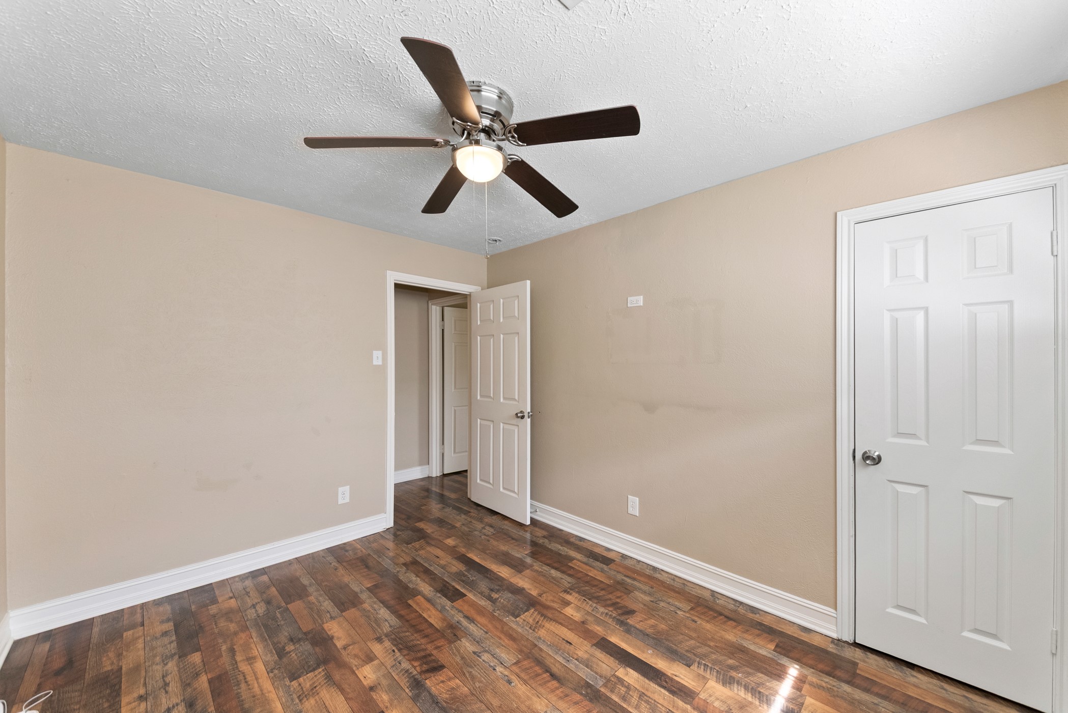 4302 Marchant Road Property Photo 16