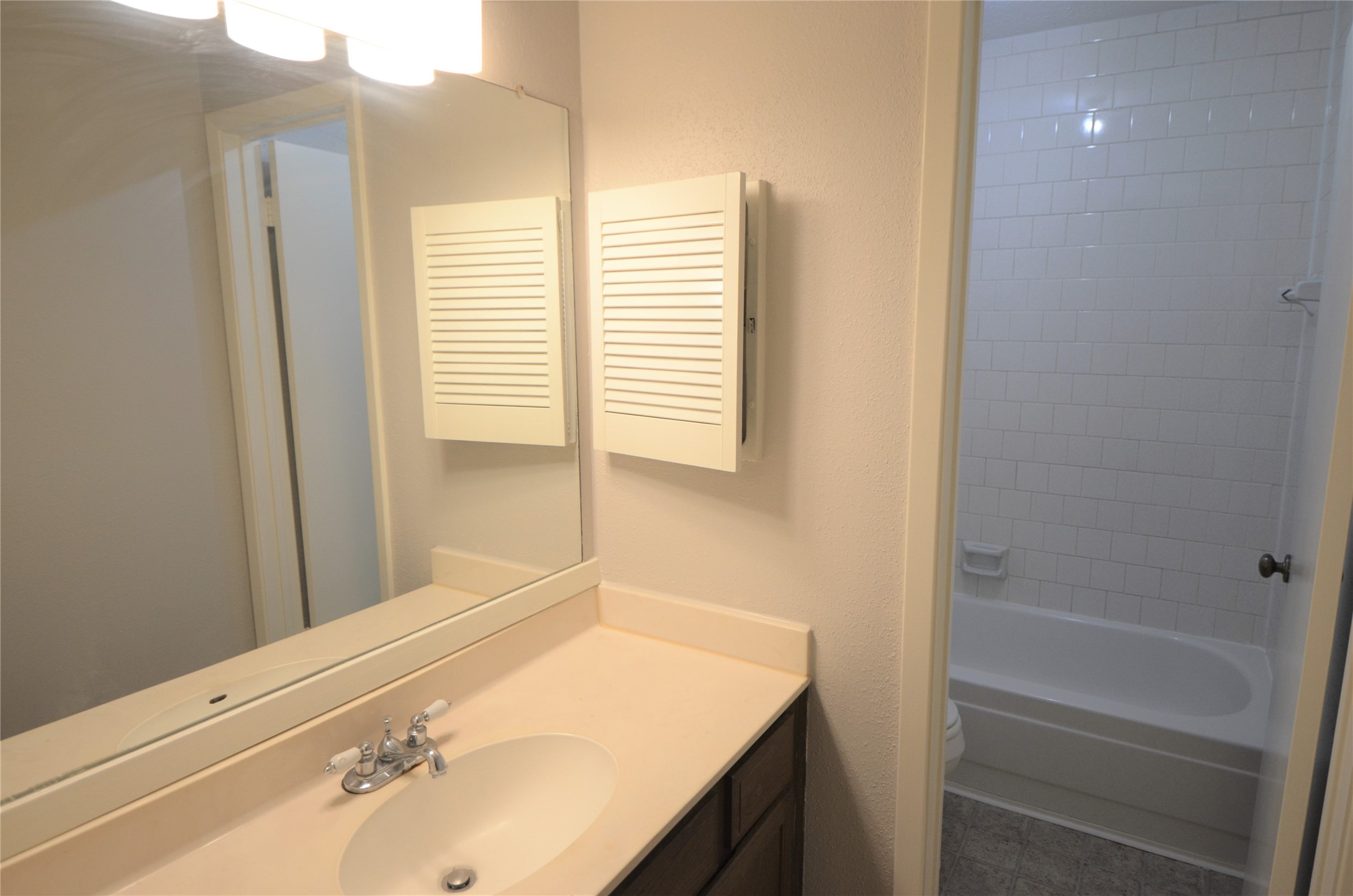 24006 Merry Oaks Drive Property Photo 13
