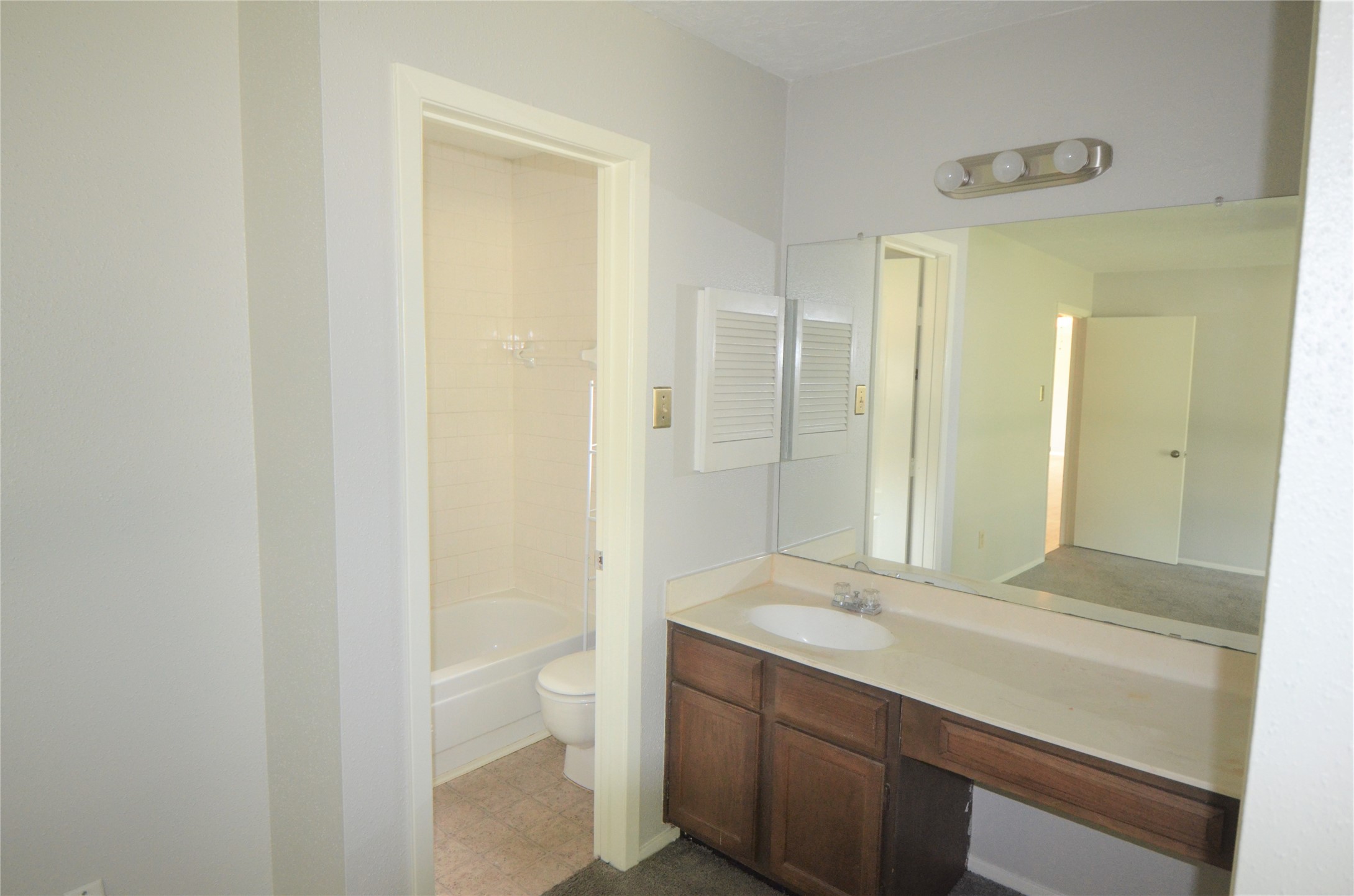 24006 Merry Oaks Drive Property Photo 17