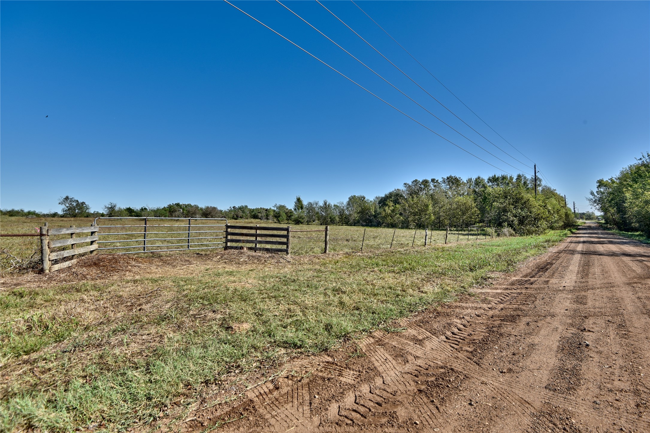 13122 Lake Road Property Photo 1